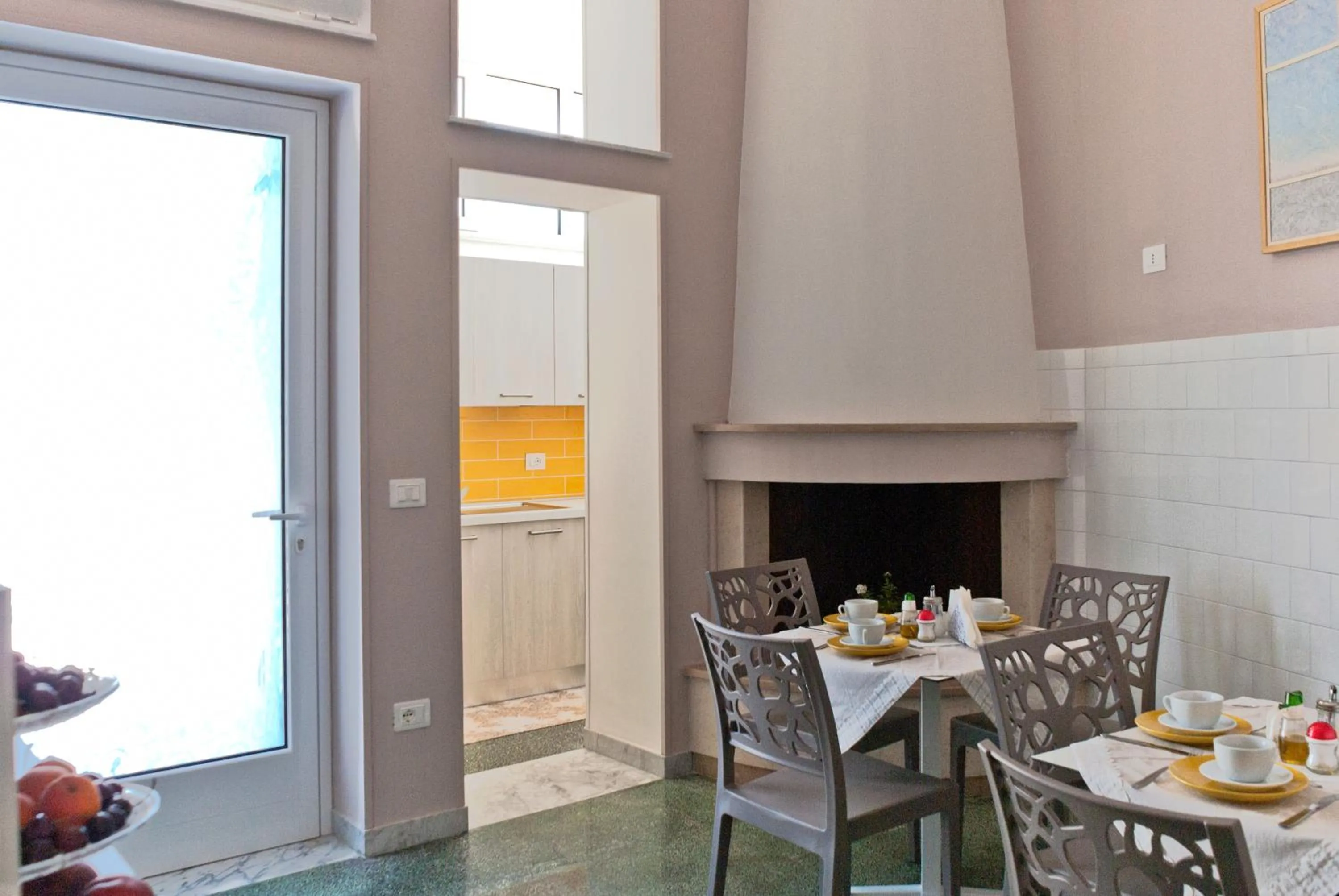 Communal lounge/ TV room in B&B Mamma Carolina