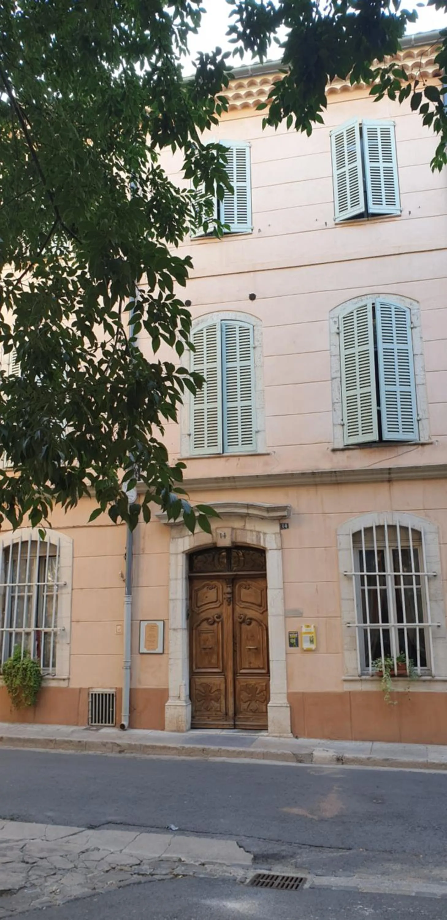 Property building in La Cordeline