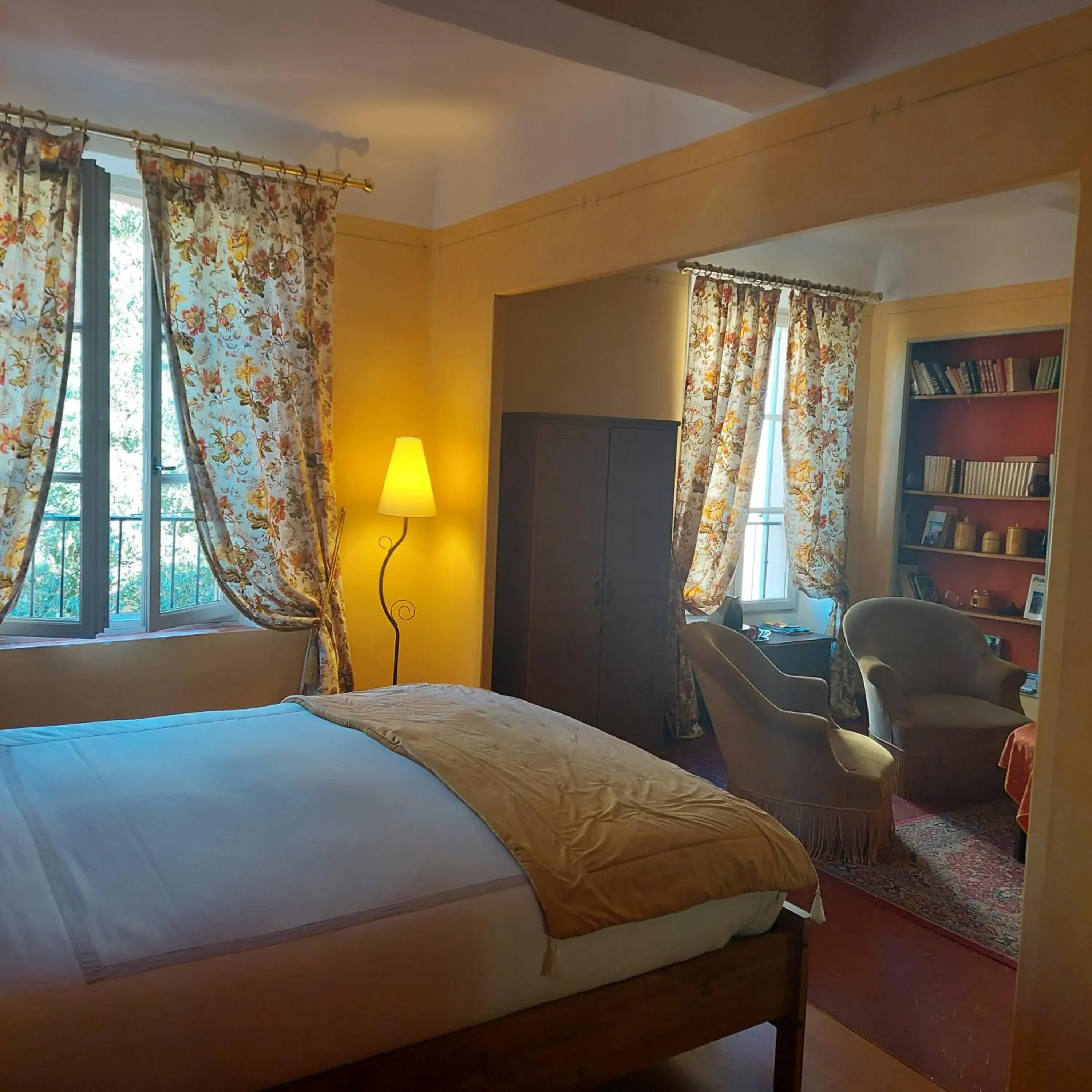 Deluxe Double Room with Shower in La Cordeline Deluxe Double Room with Shower in La Cordeline