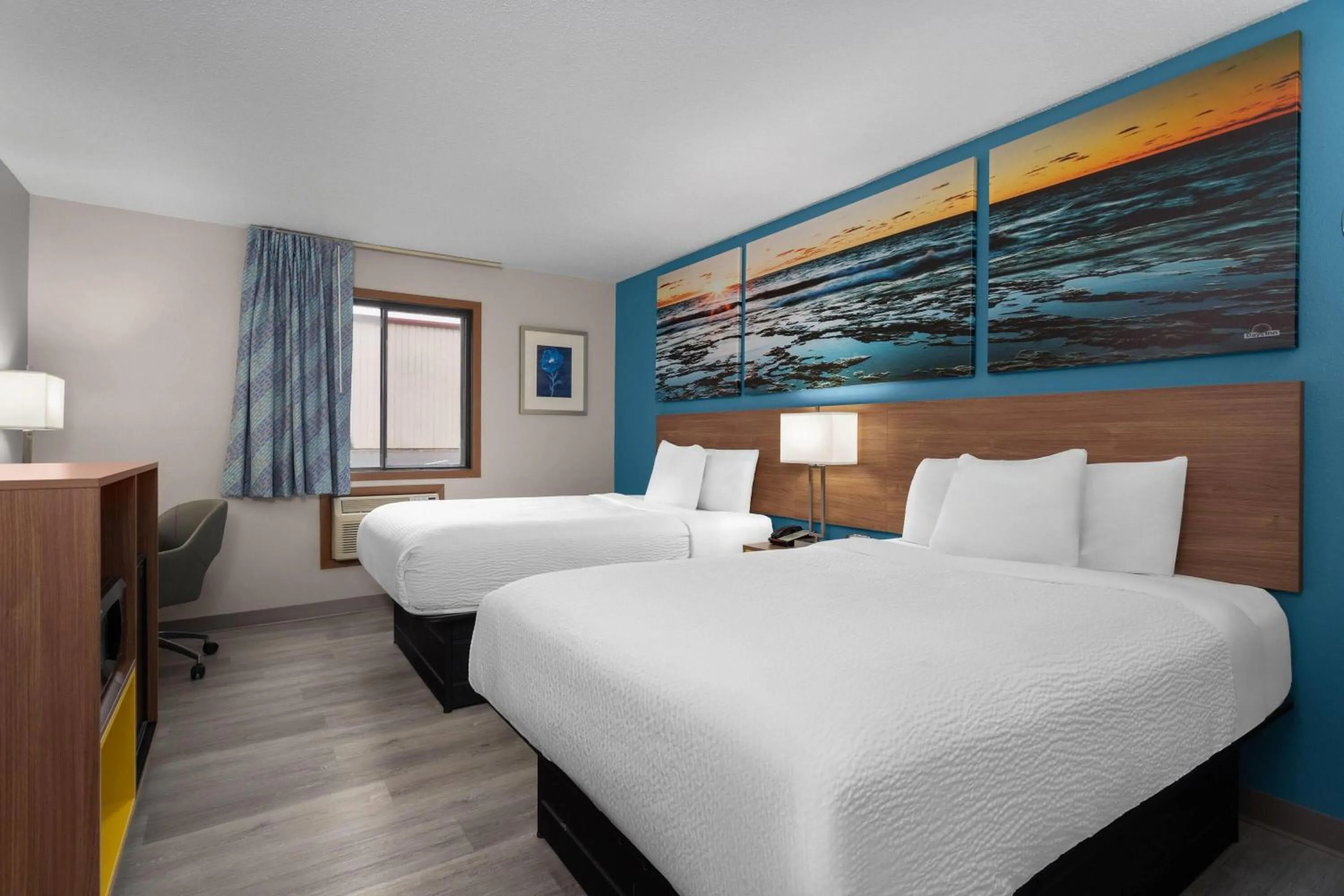 Photo of the whole room, Bed in Days Inn by Wyndham Austin