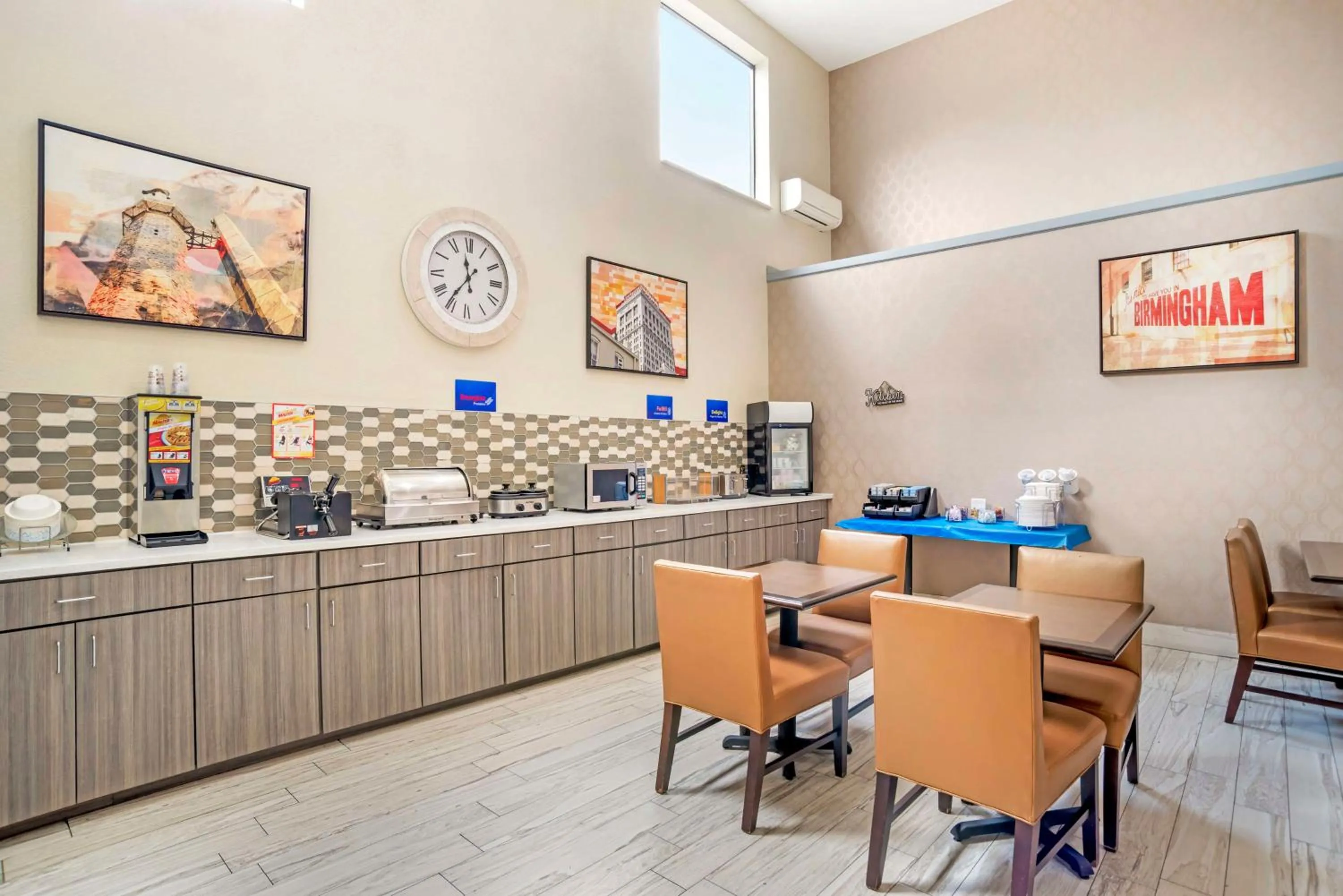 Breakfast in Best Western Gardendale