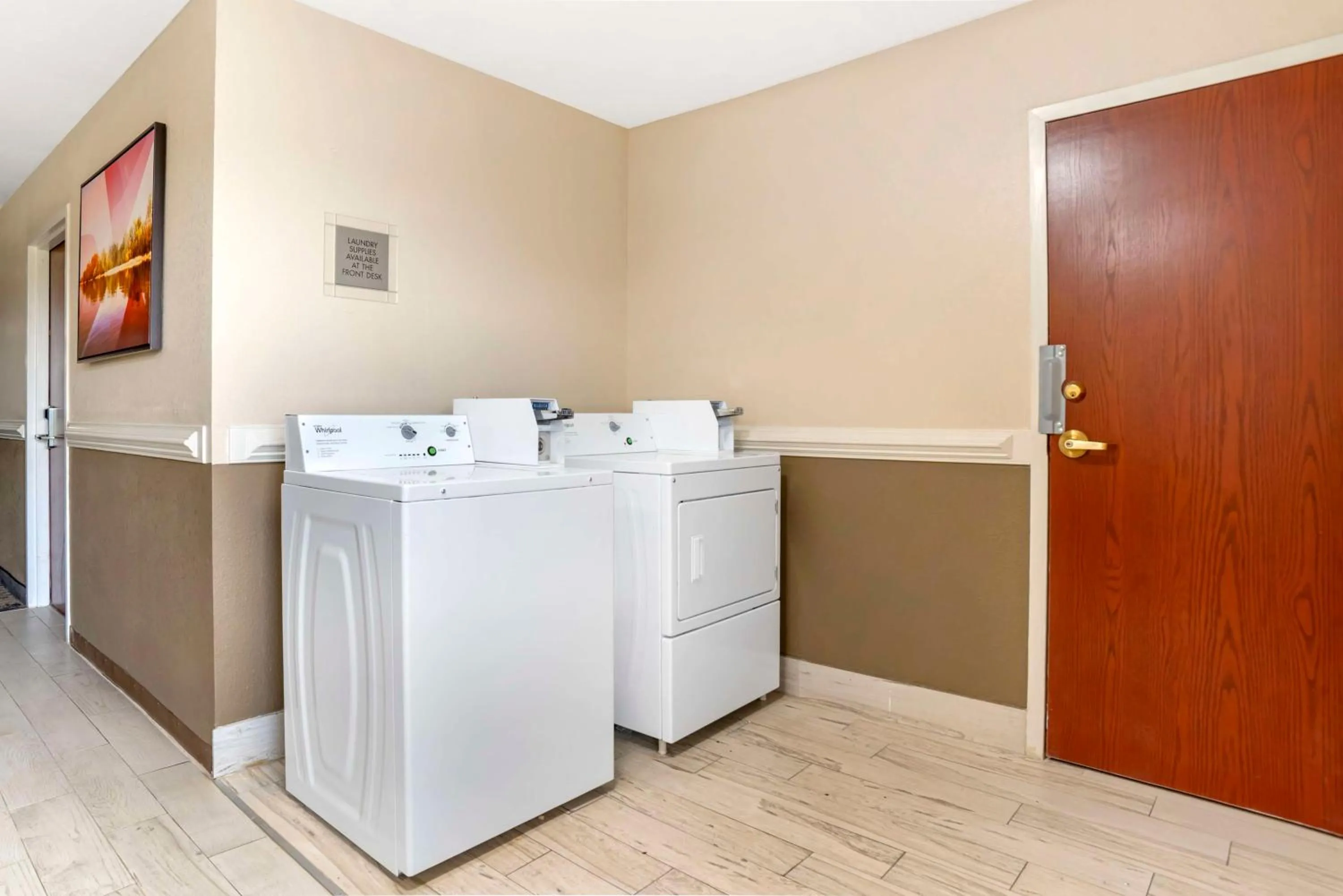 laundry in Best Western Gardendale