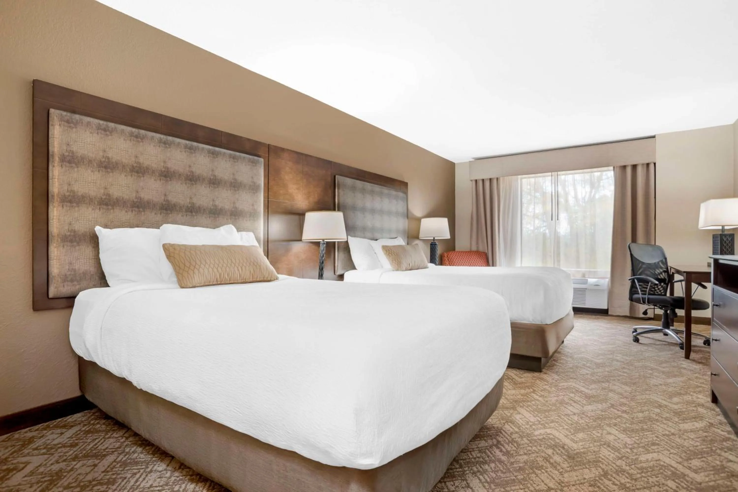 Bedroom, Bed in Best Western Gardendale