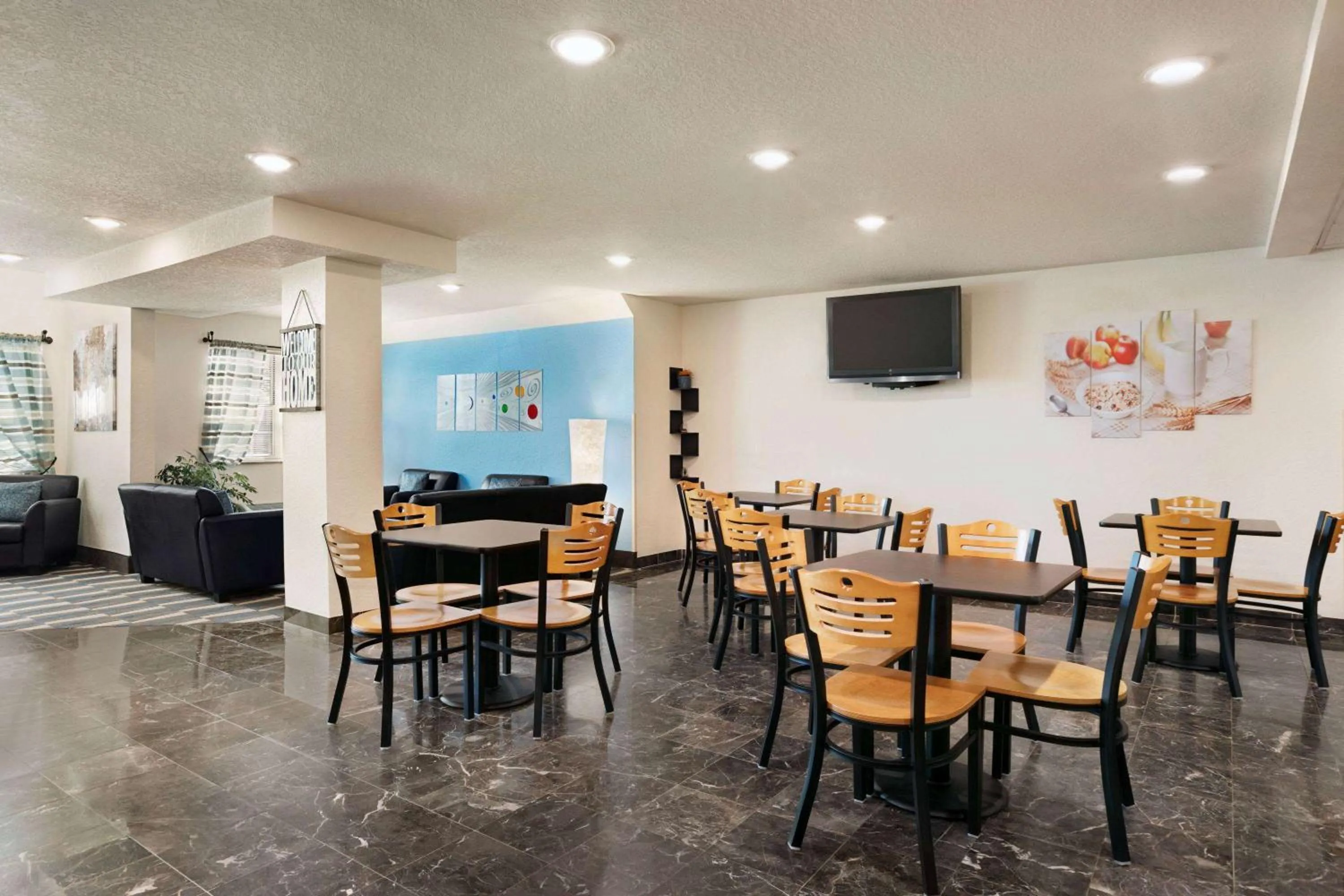 Restaurant/places to eat in Microtel Inn & Suites by Wyndham Culpeper