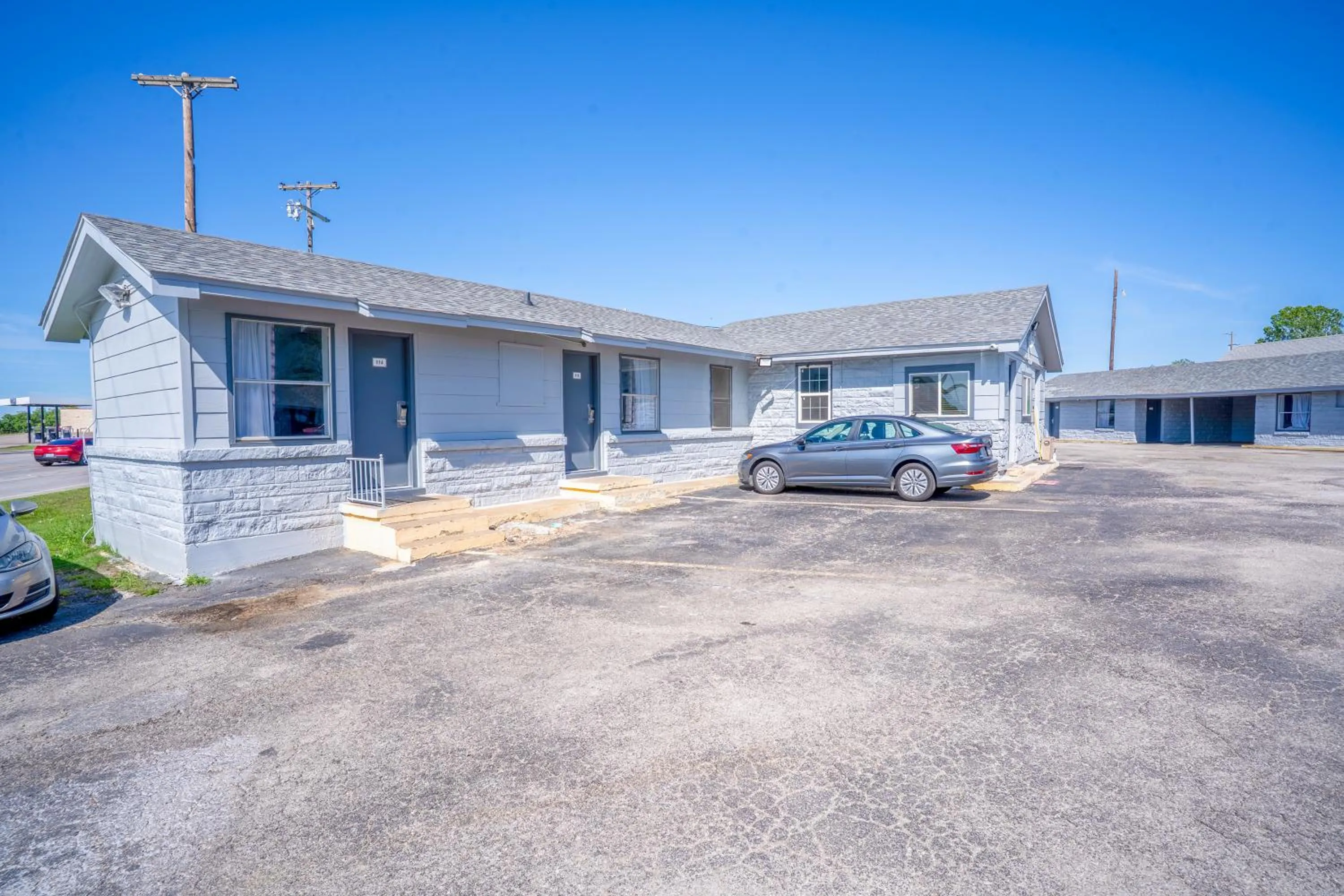 Parking in Royal Inn