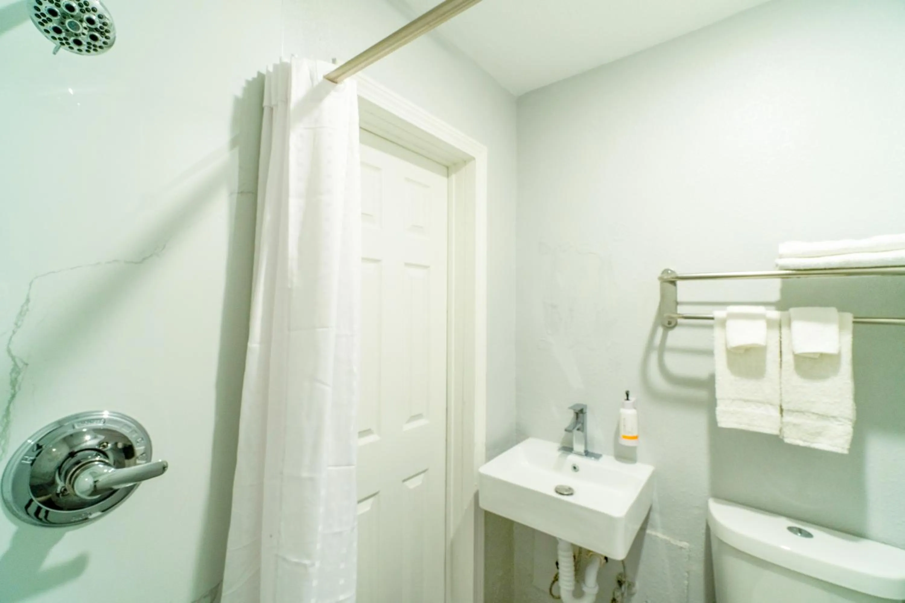 Bathroom in Royal Inn