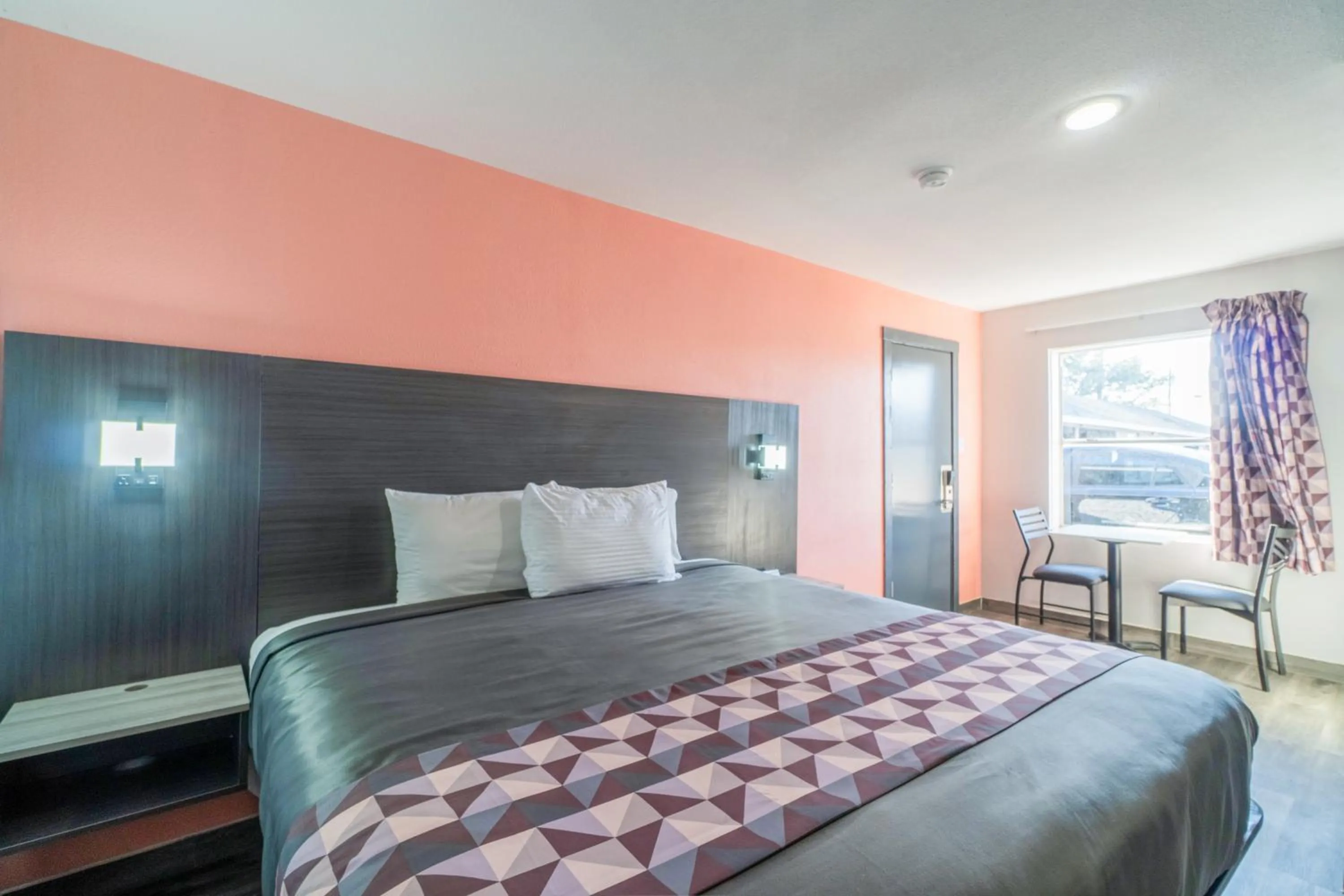 Bedroom in Royal Inn