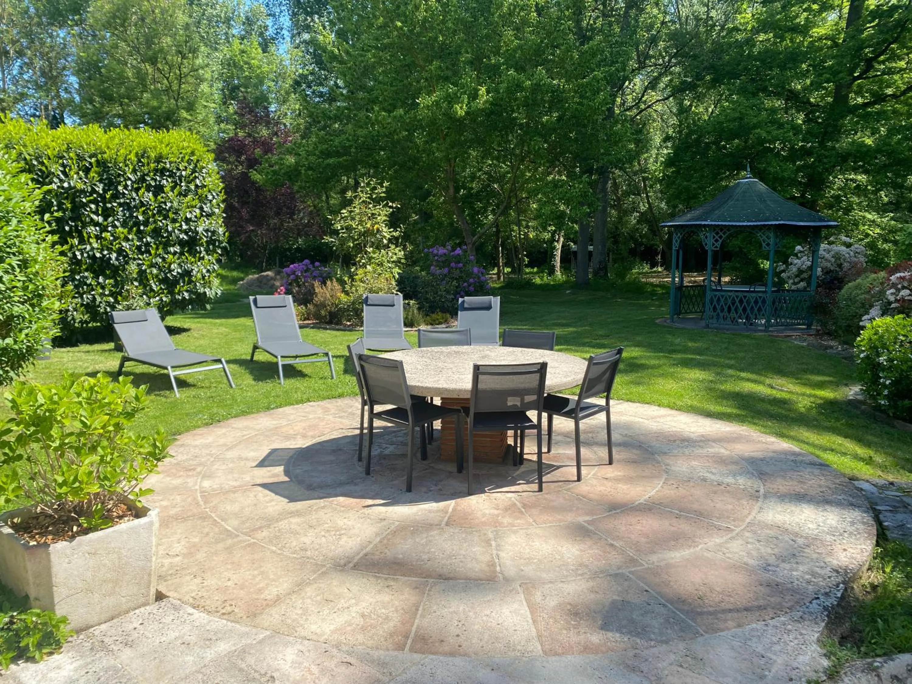 Patio in Le Moulin Bleu