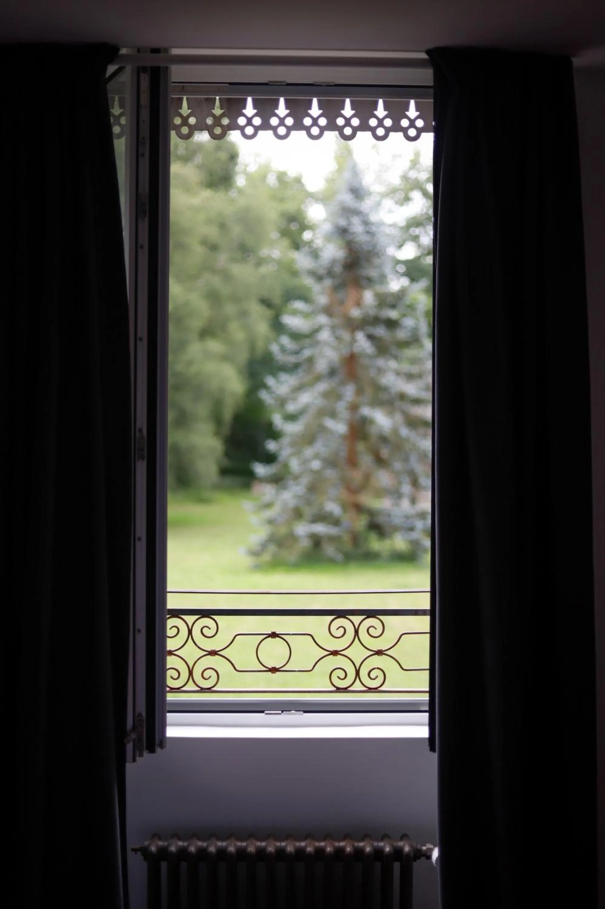 Garden view in Le Moulin Bleu