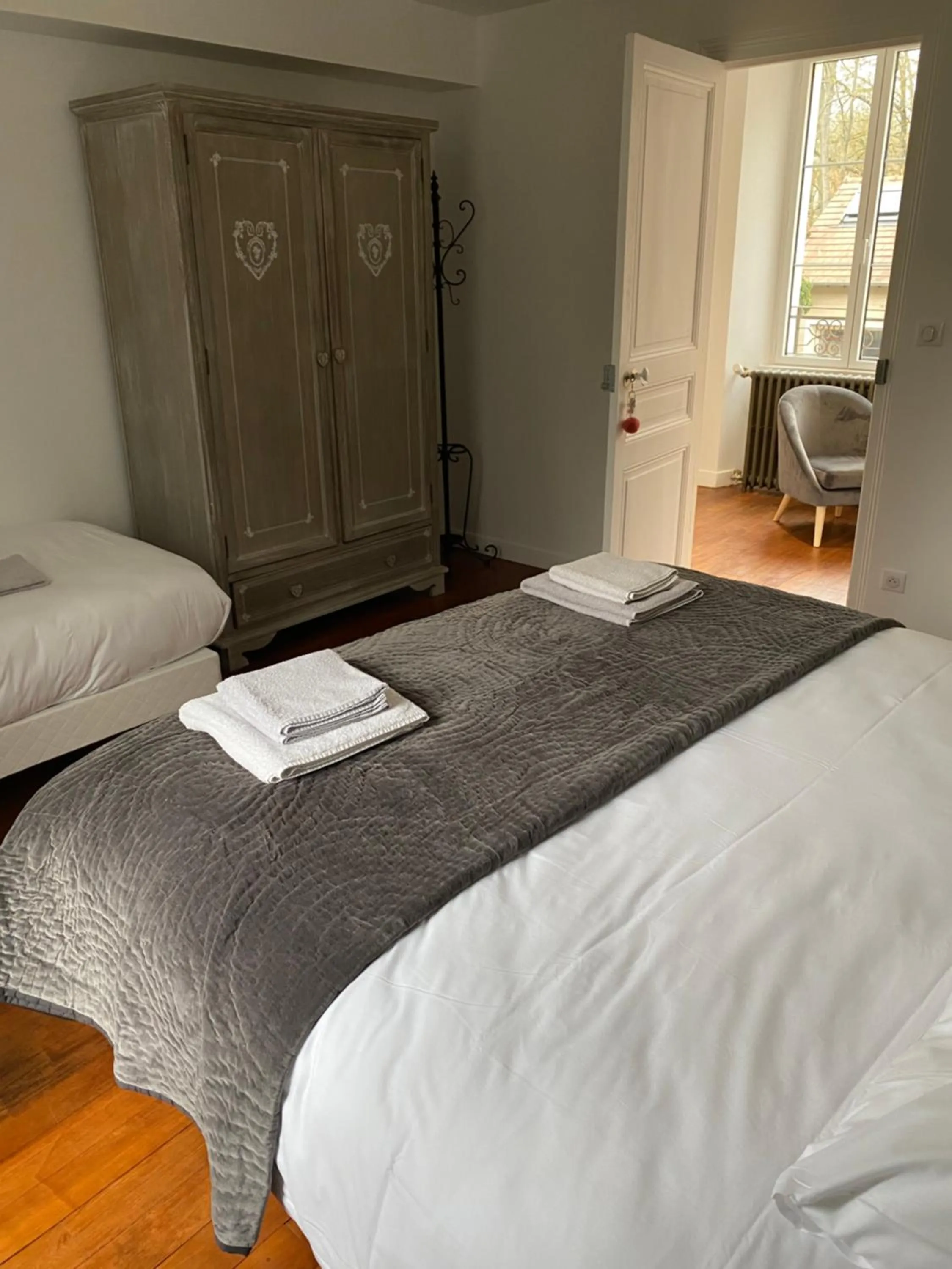 Bedroom, Bed in Le Moulin Bleu