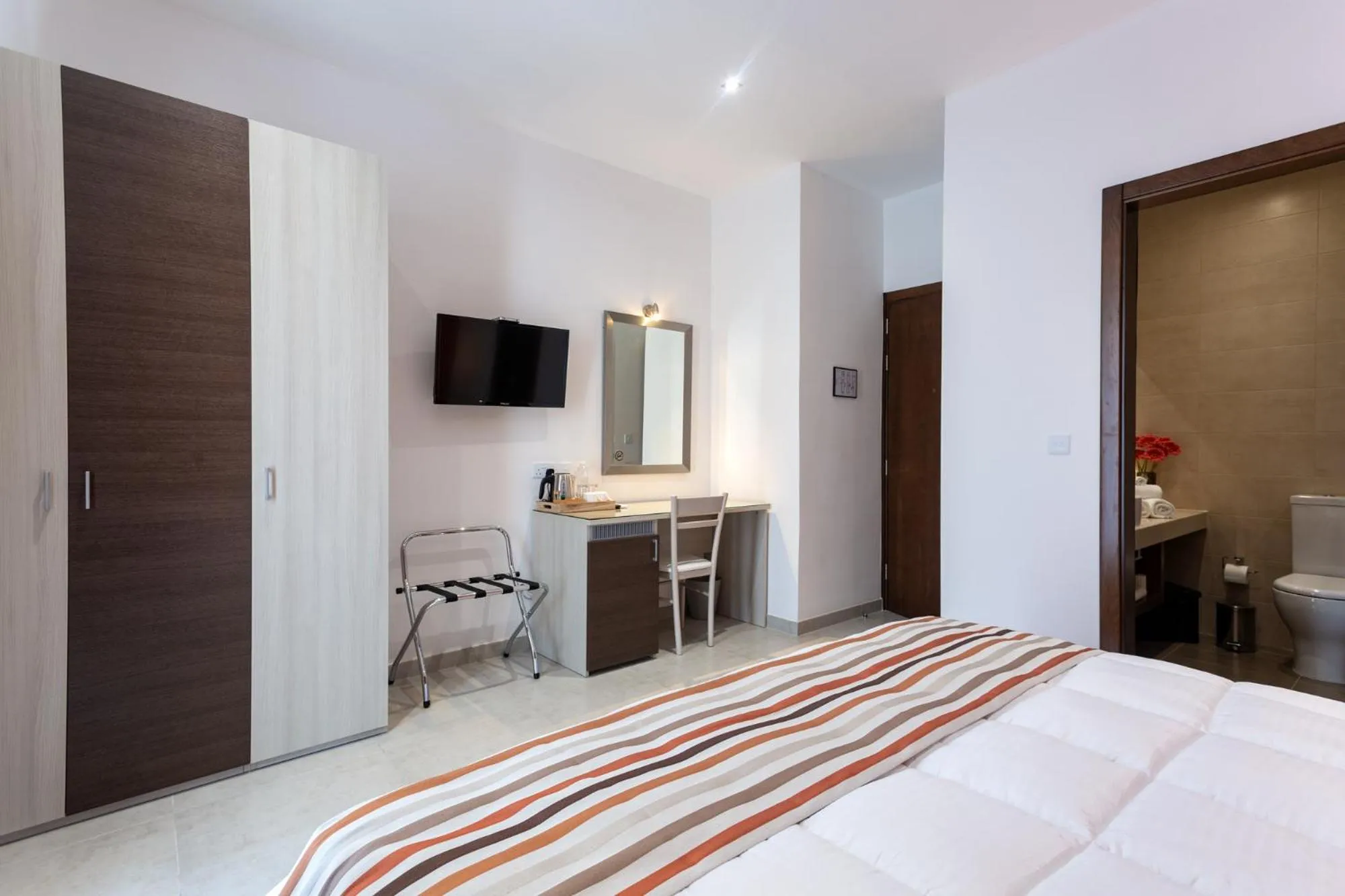 Bedroom in The Shipwright's Lodge