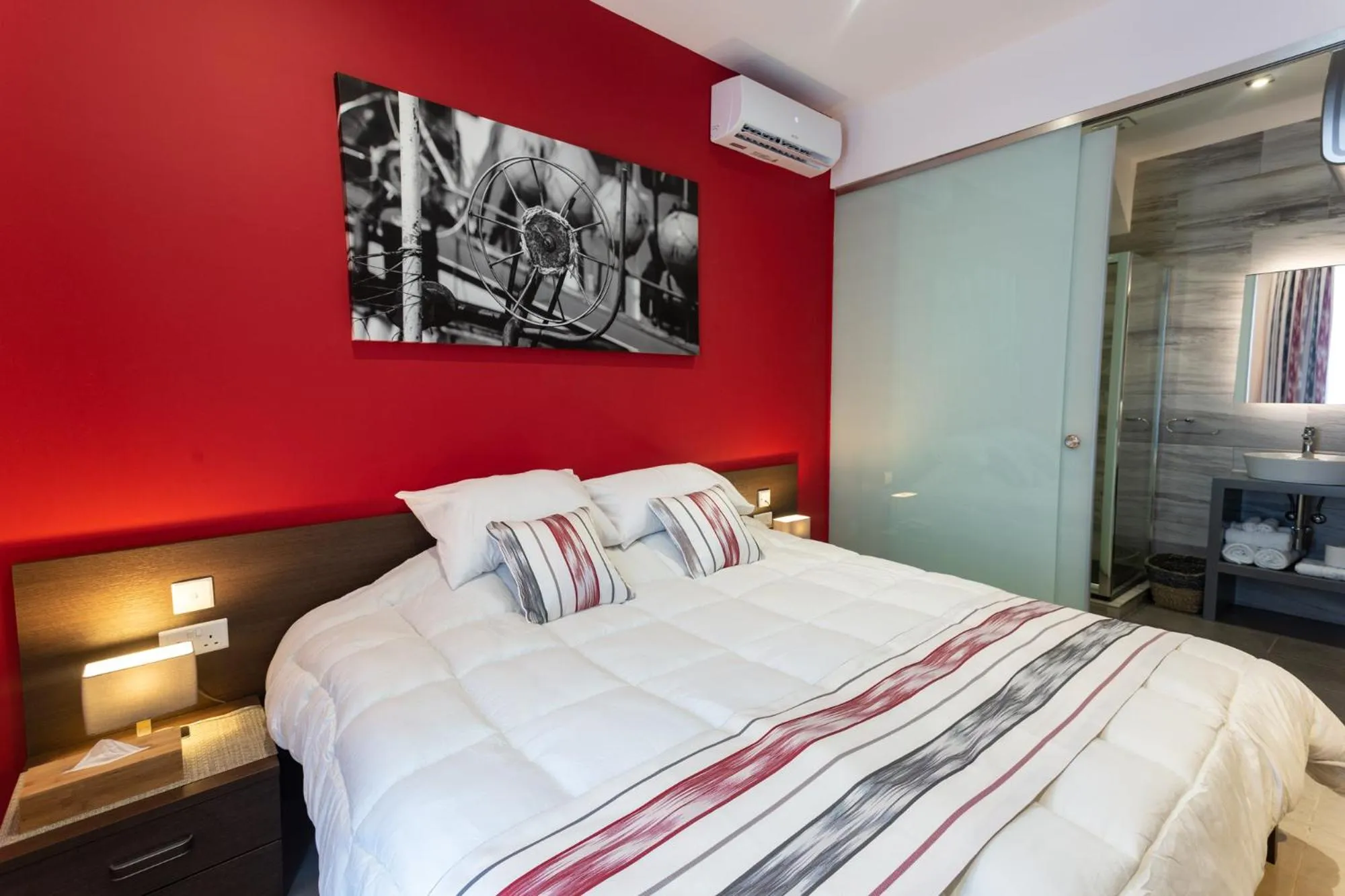 Bedroom in The Shipwright's Lodge