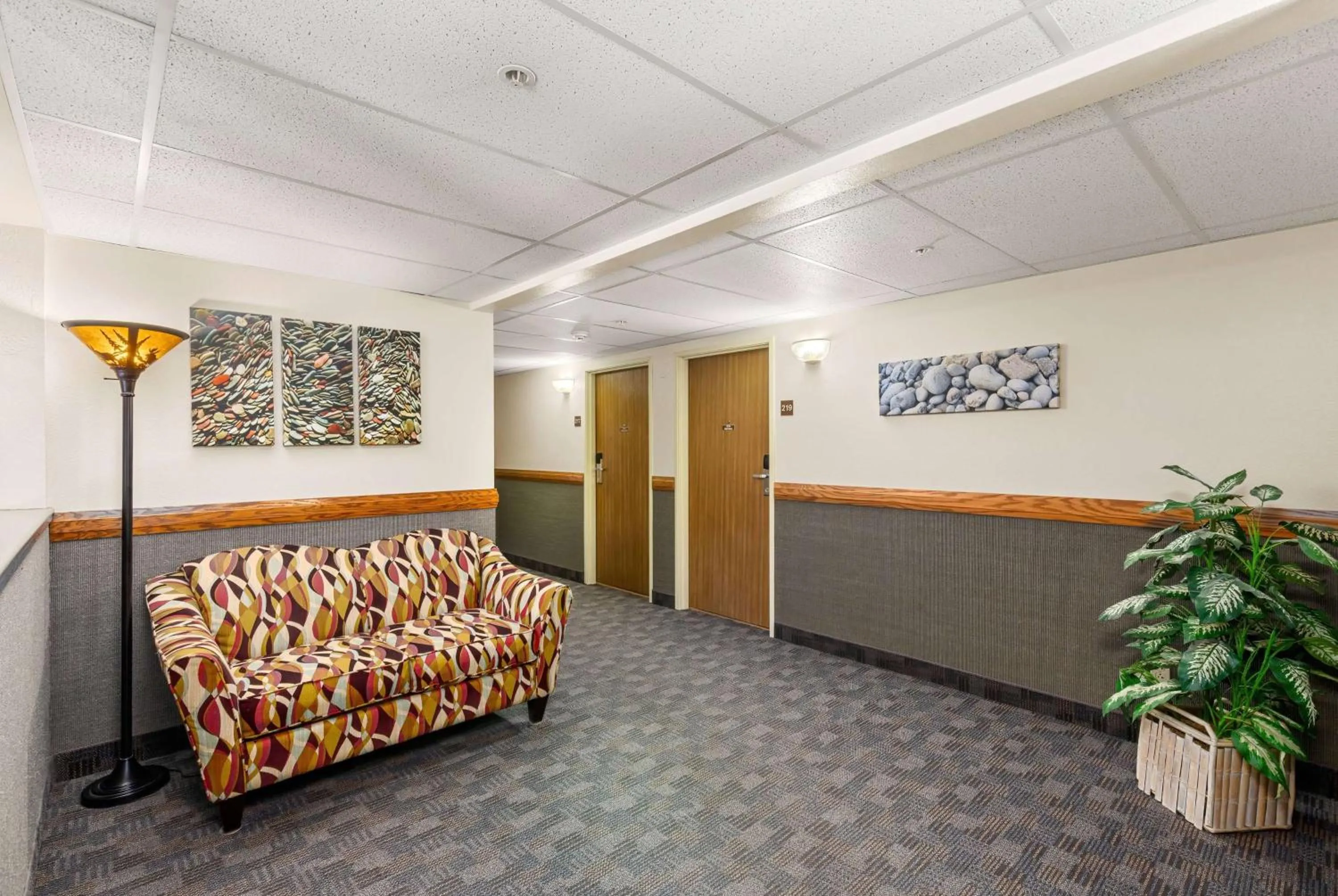 Lobby or reception in Days Inn by Wyndham Great Falls