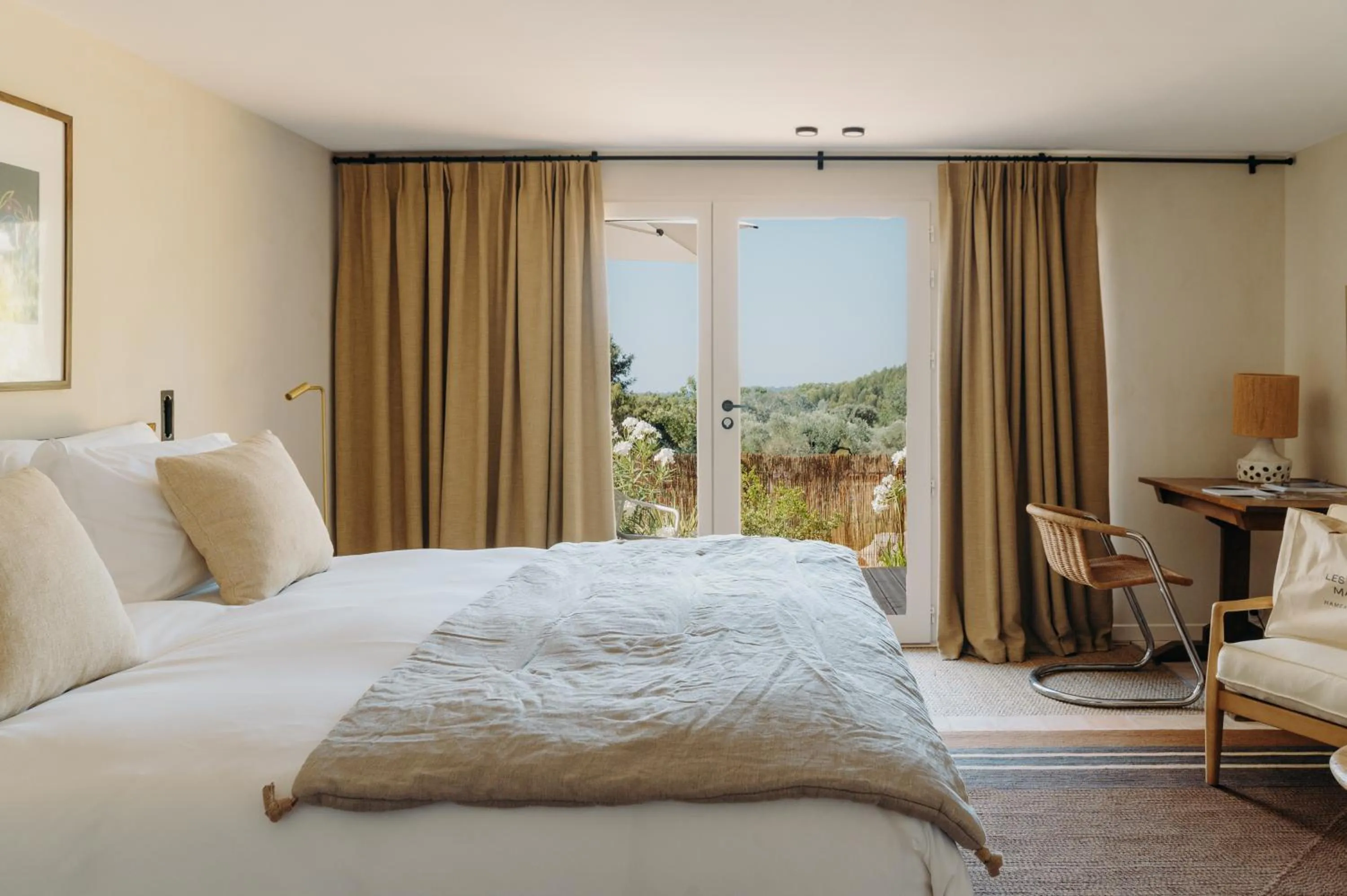 Bedroom, Bed in Les Petites Maisons - Hameau des Baux