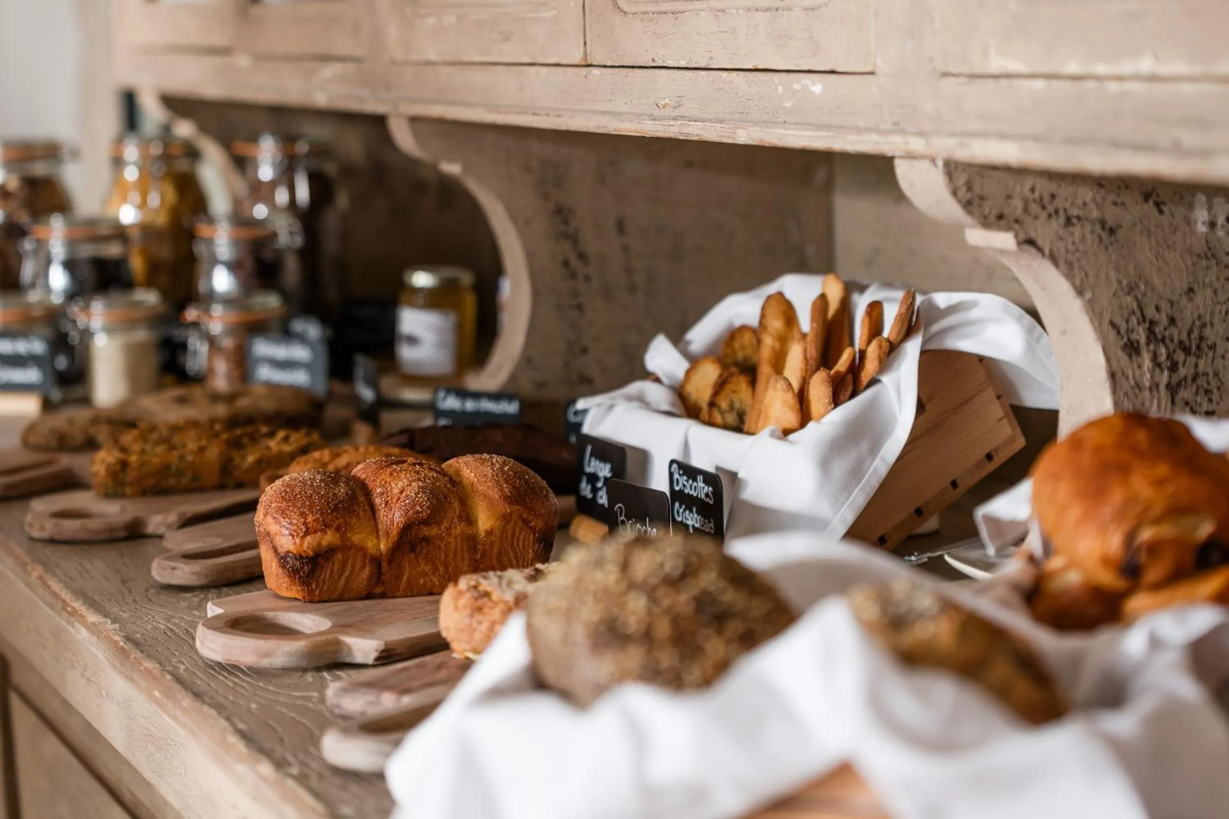 Buffet breakfast in Les Petites Maisons - Hameau des Baux
