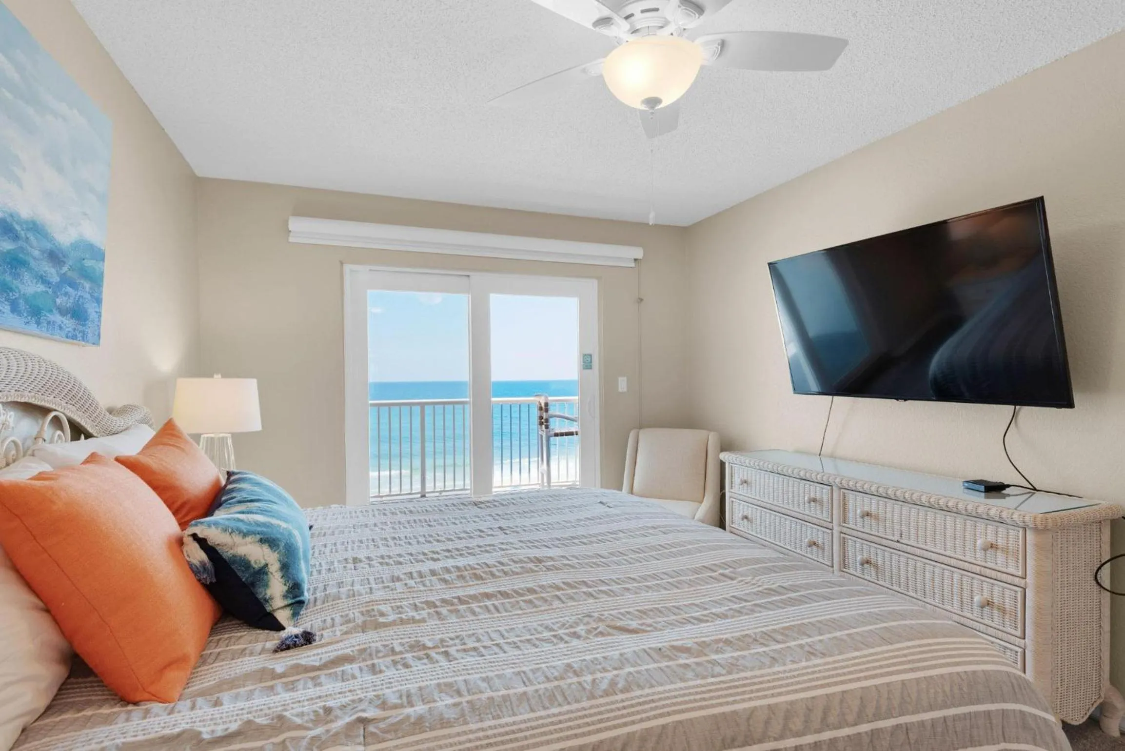 Bed in Islander Beach Resort 6012