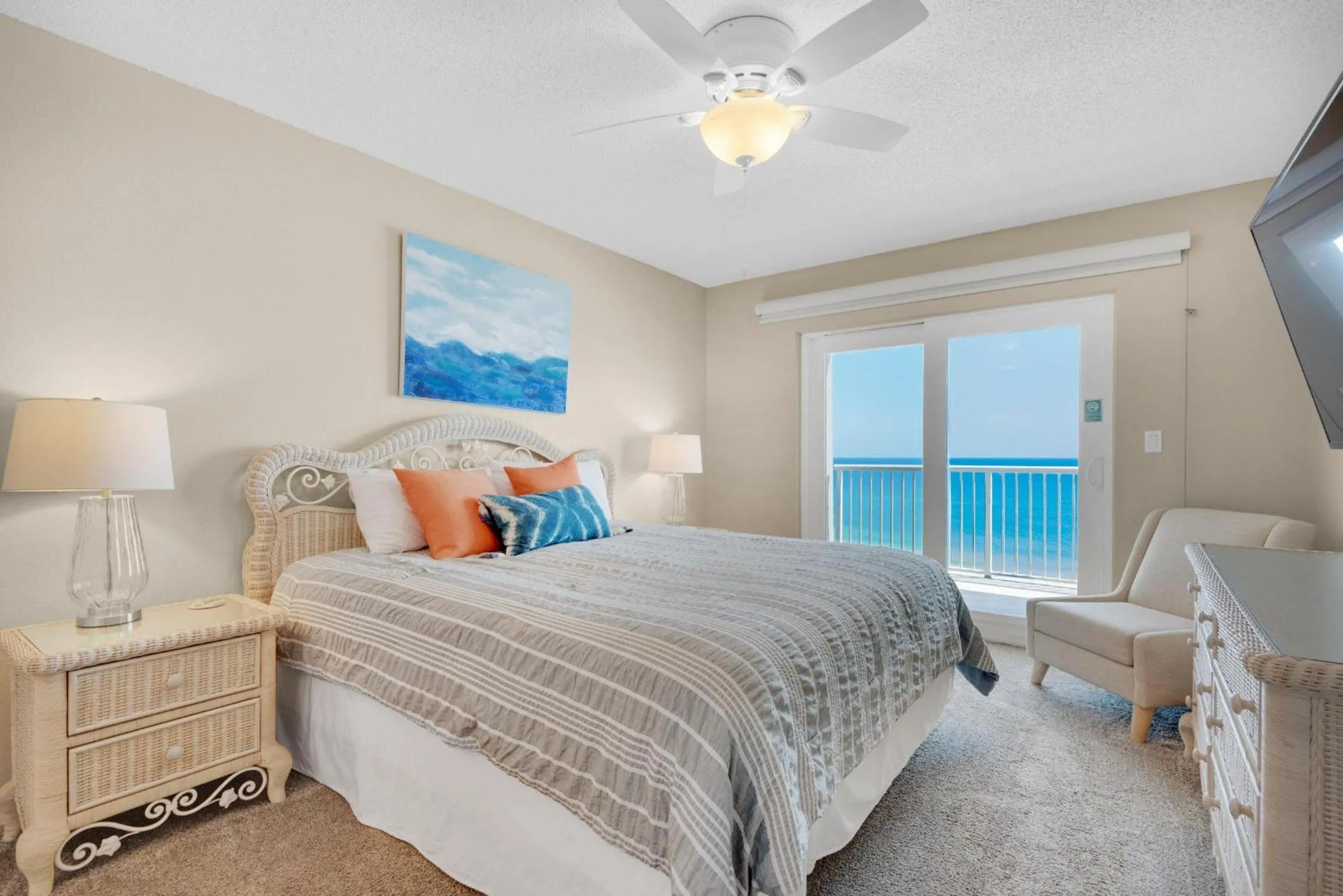 Bed in Islander Beach Resort 6012