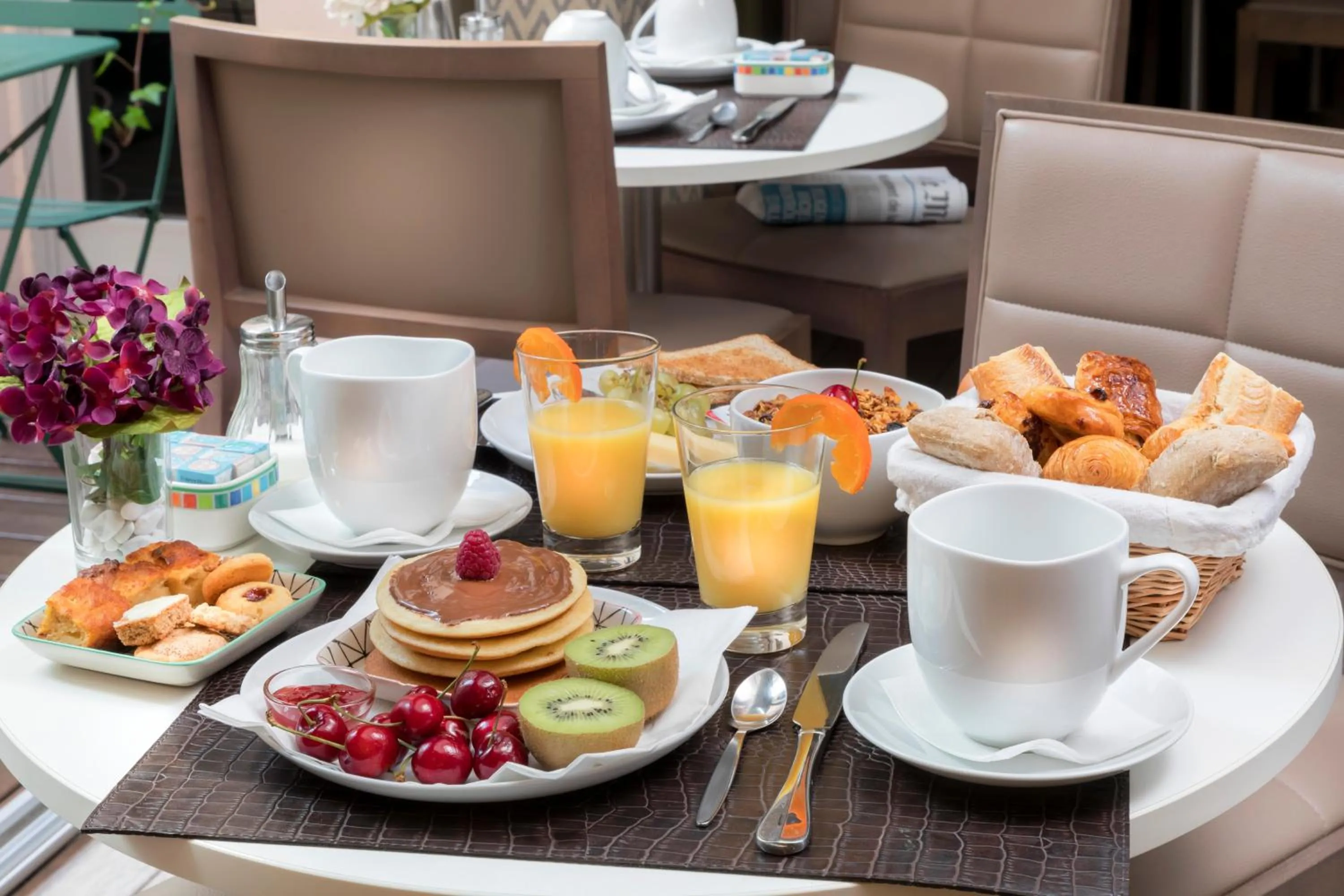 Food in Longchamp Elysées