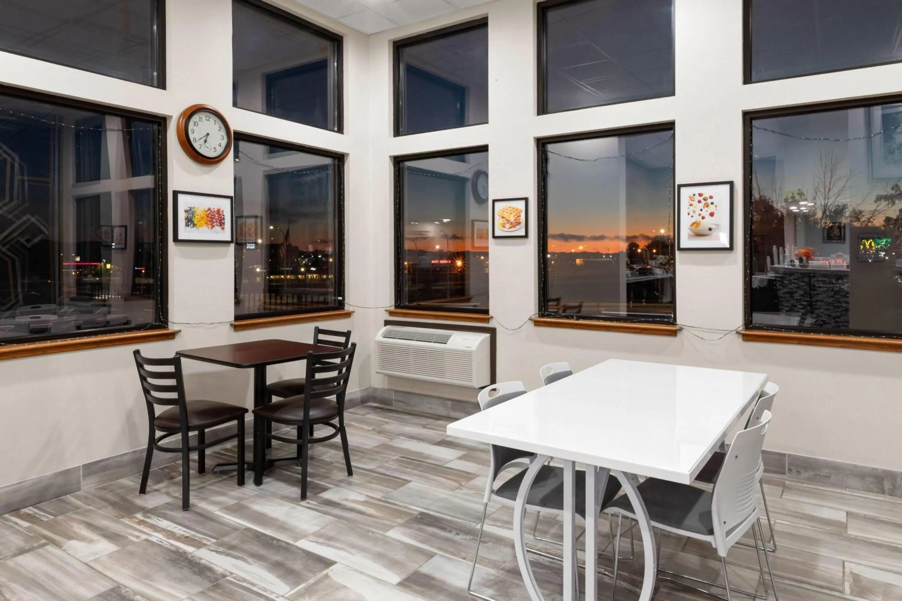 Lobby or reception in Super 8 by Wyndham Winona MN