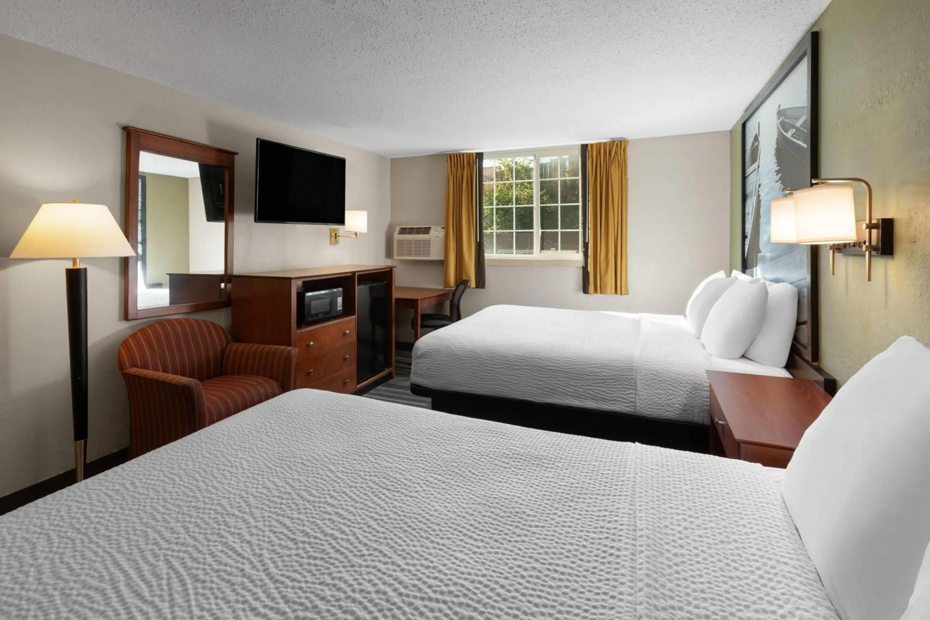 Photo of the whole room, Bed in Super 8 by Wyndham Winona MN