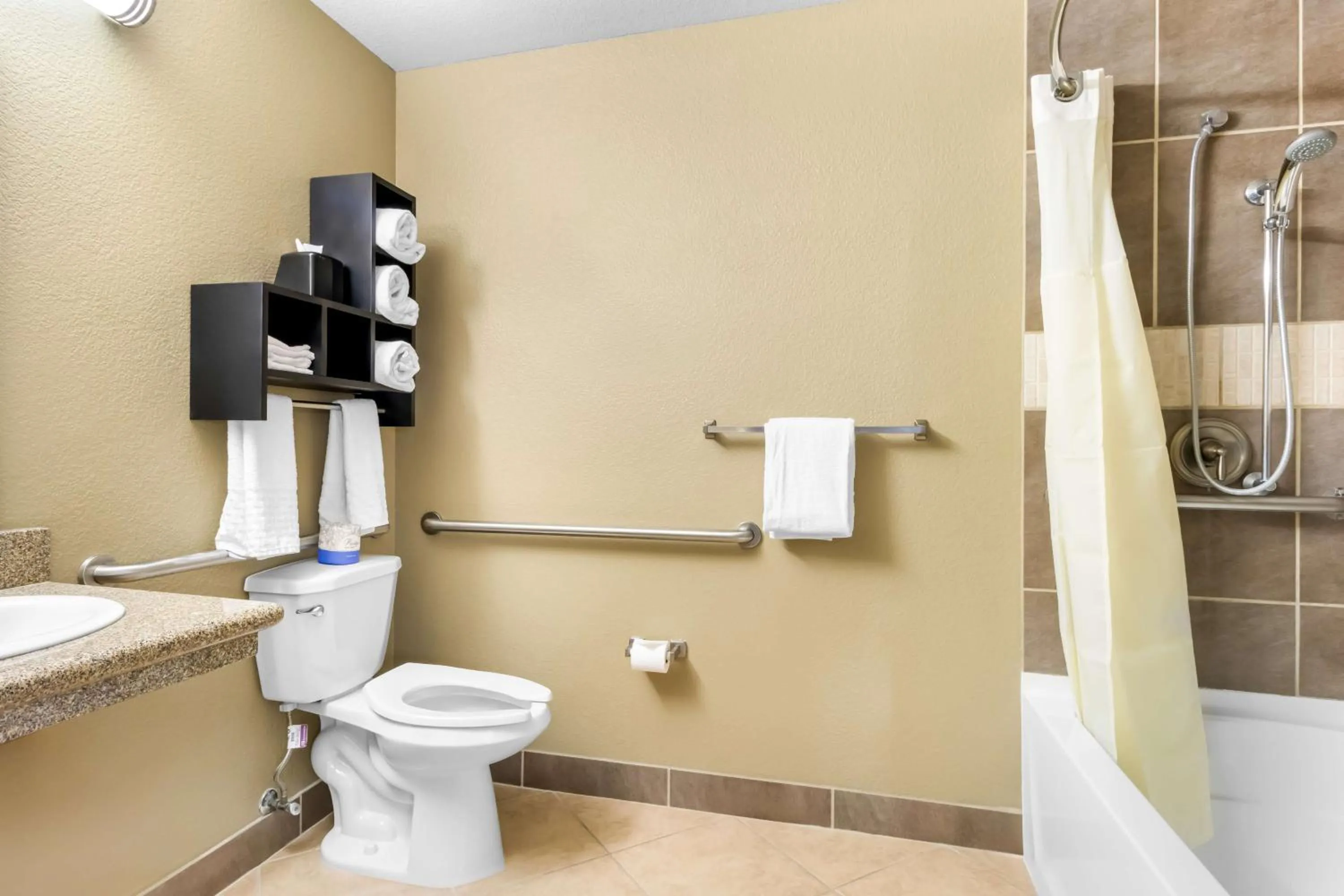 Bathroom in Best Western California City Inn & Suites