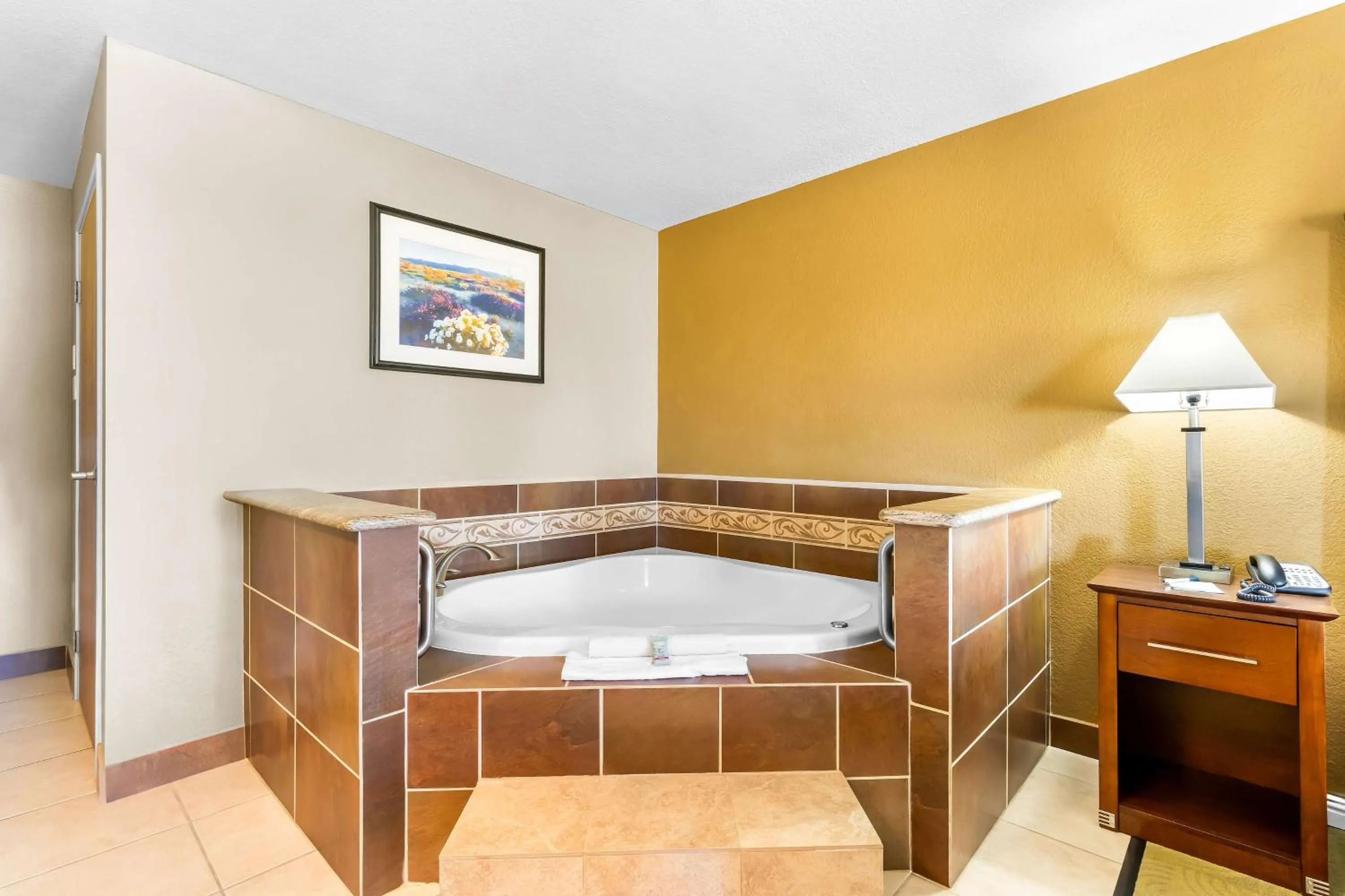 Bedroom, Bed in Best Western California City Inn & Suites