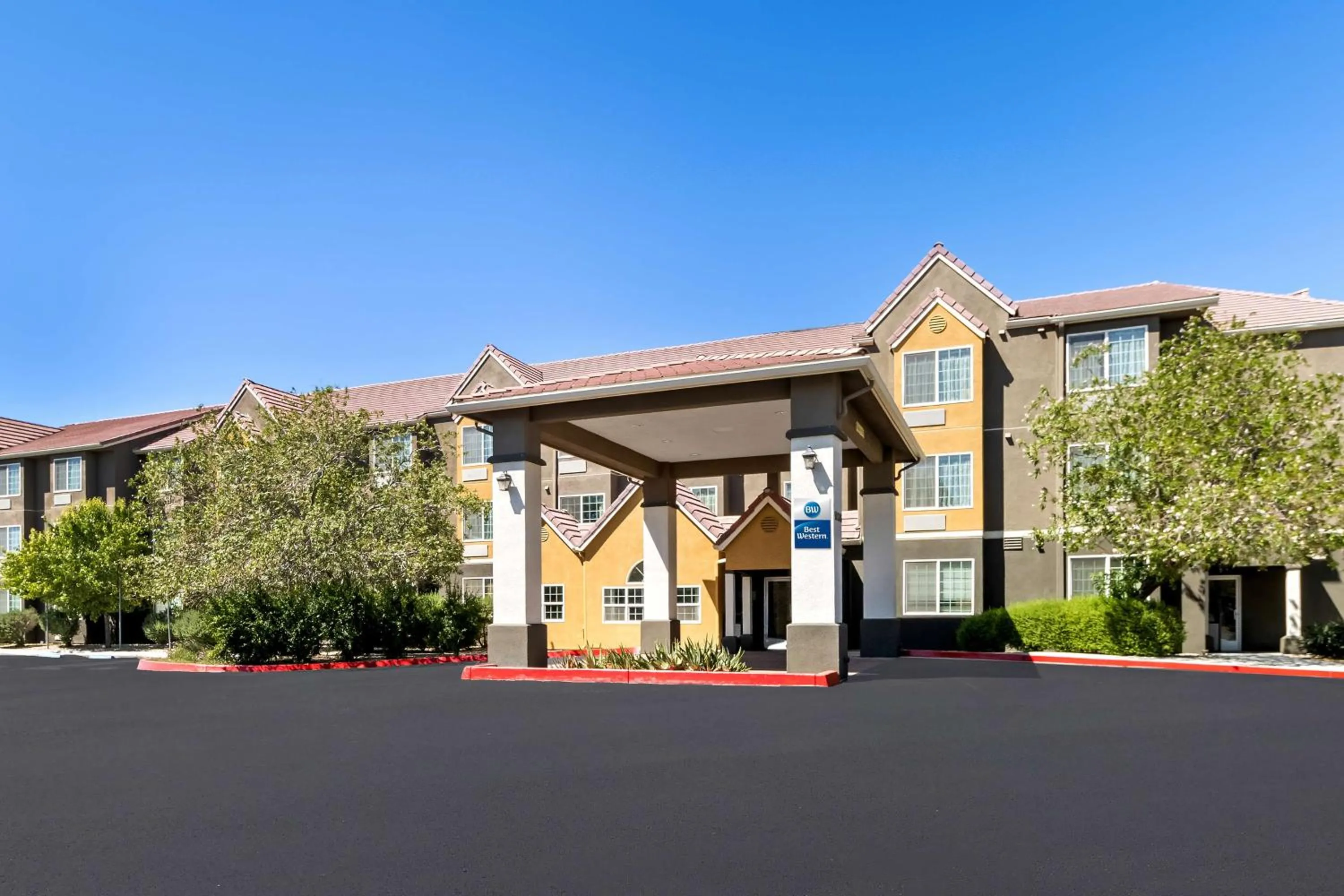 Property building in Best Western California City Inn & Suites