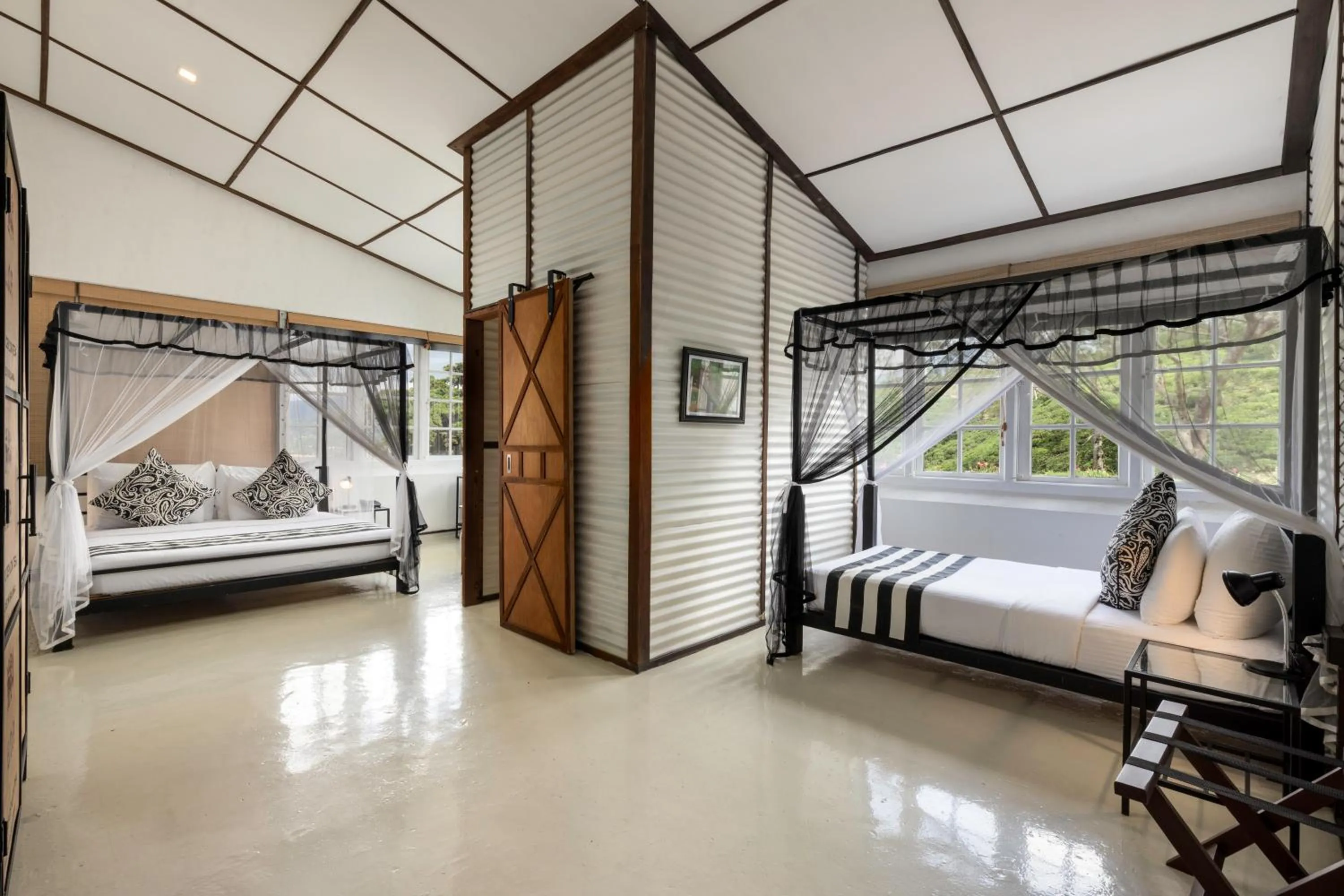 Photo of the whole room, Bed in Tea and Experience Factory - Thema Collection