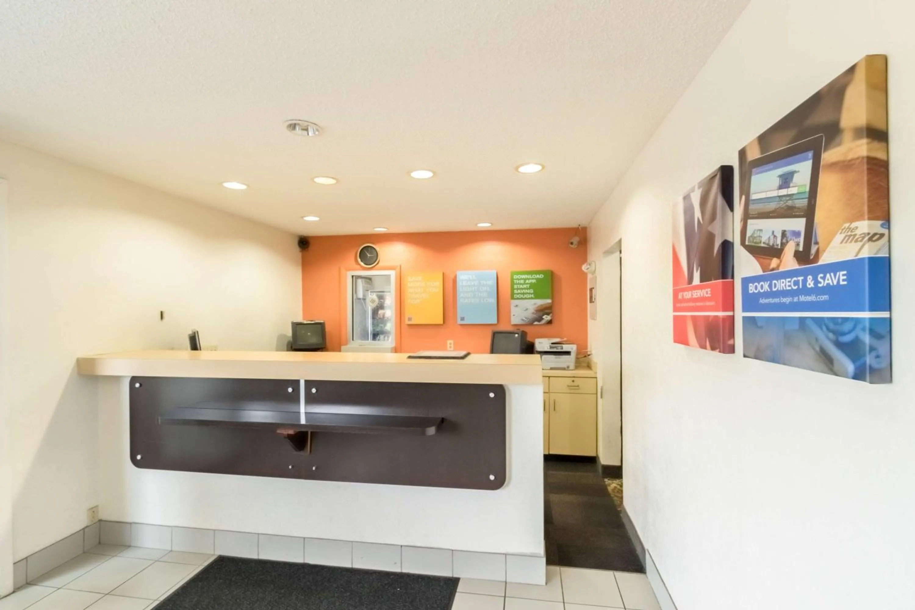Lobby or reception in Motel 6-Crawfordsville, IN
