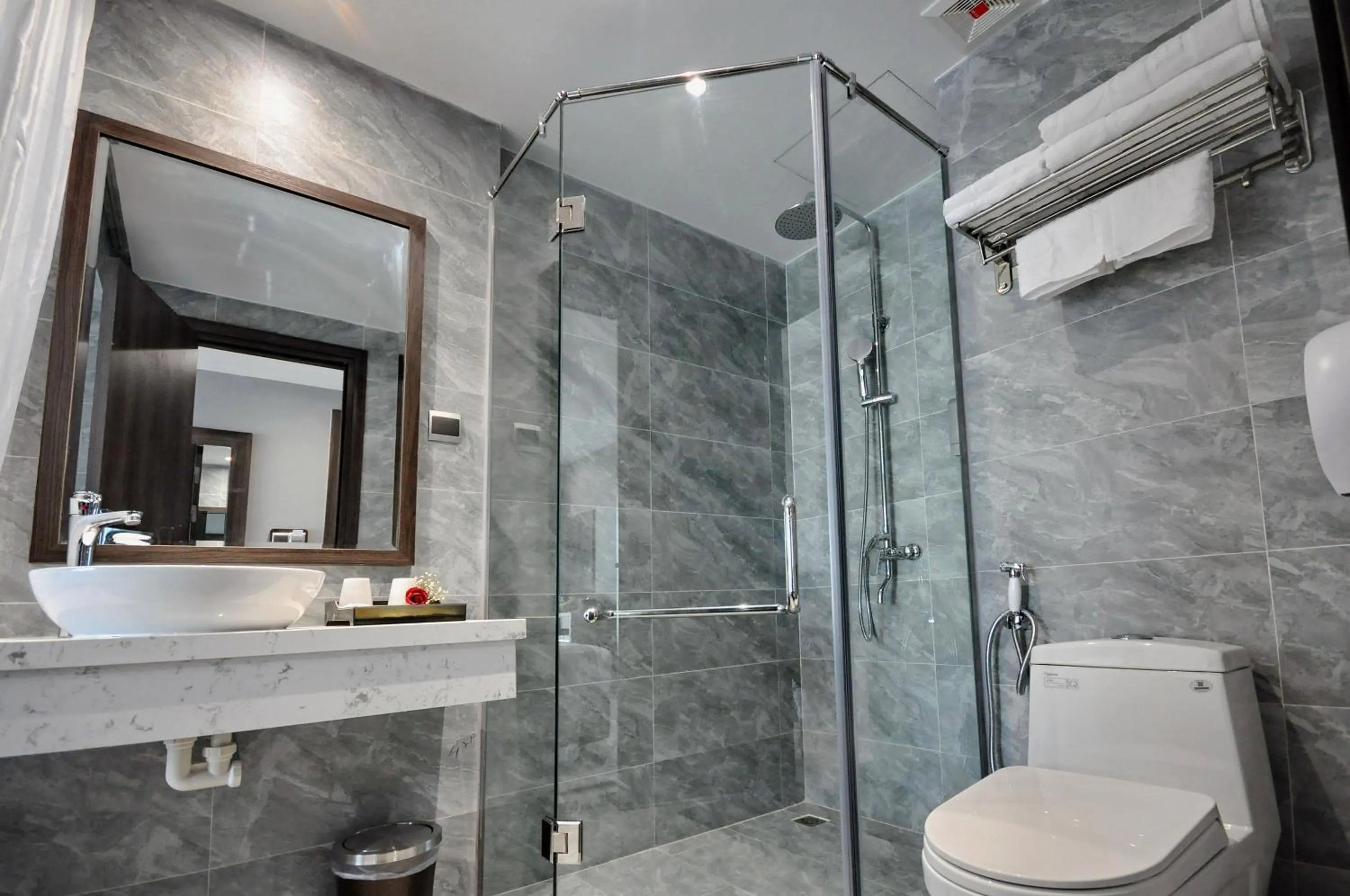 Bathroom in Ivy Hotel Nha Trang