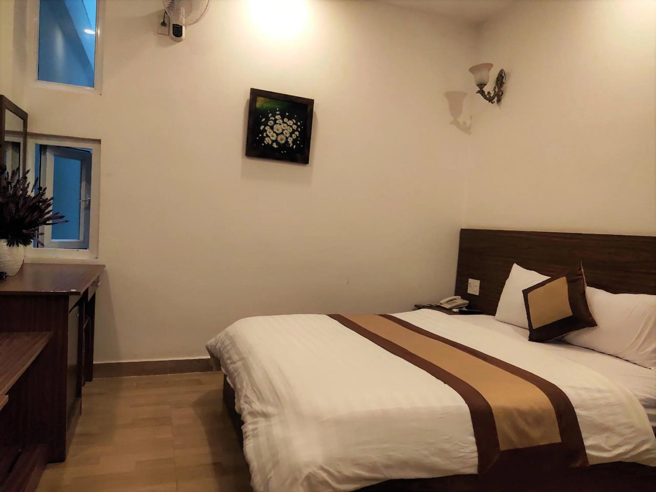 Bed in New Hampton Suits-Tam Xuan Centre Hotel