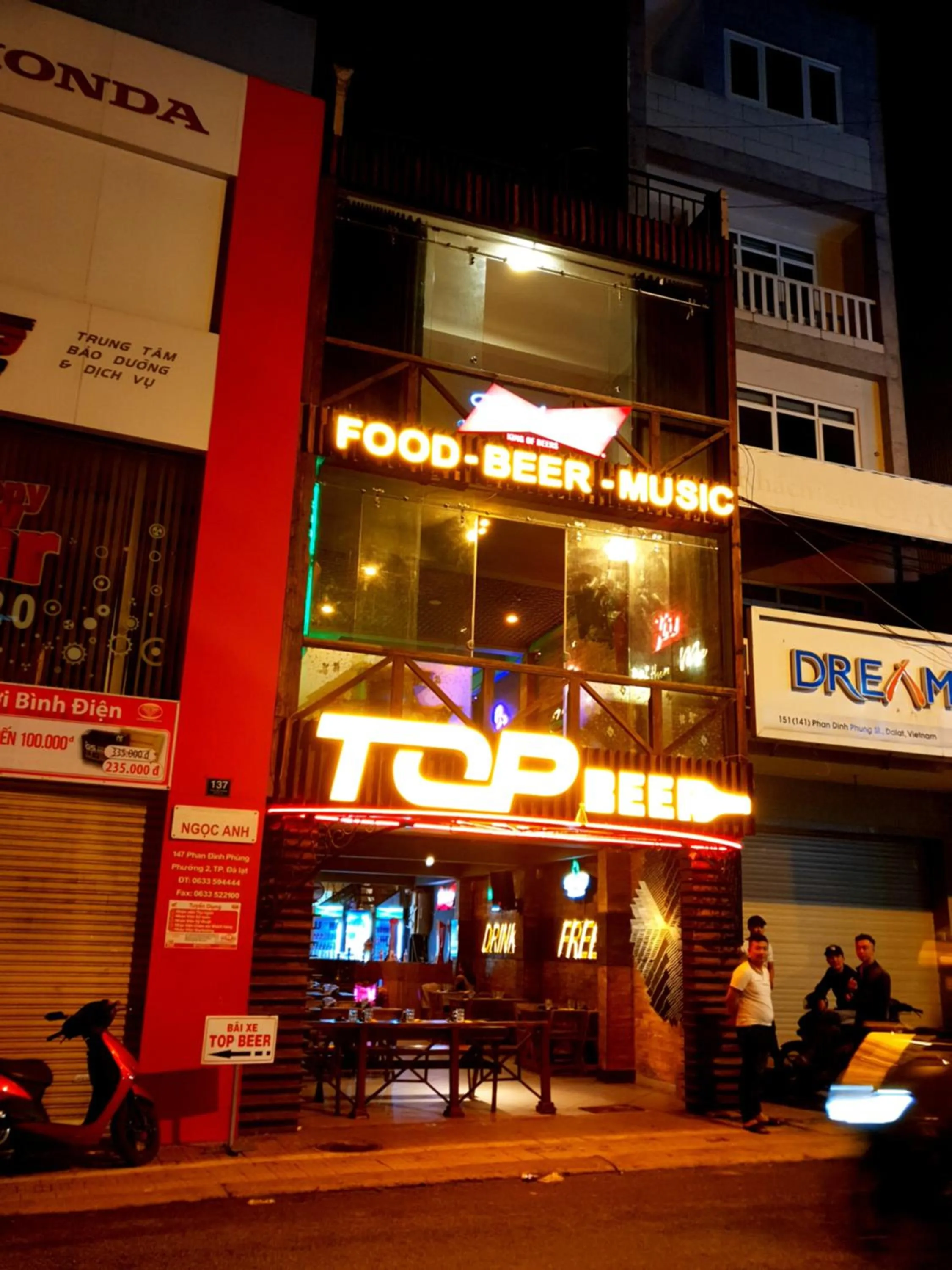 Restaurant/places to eat in New Hampton Suits-Tam Xuan Centre Hotel