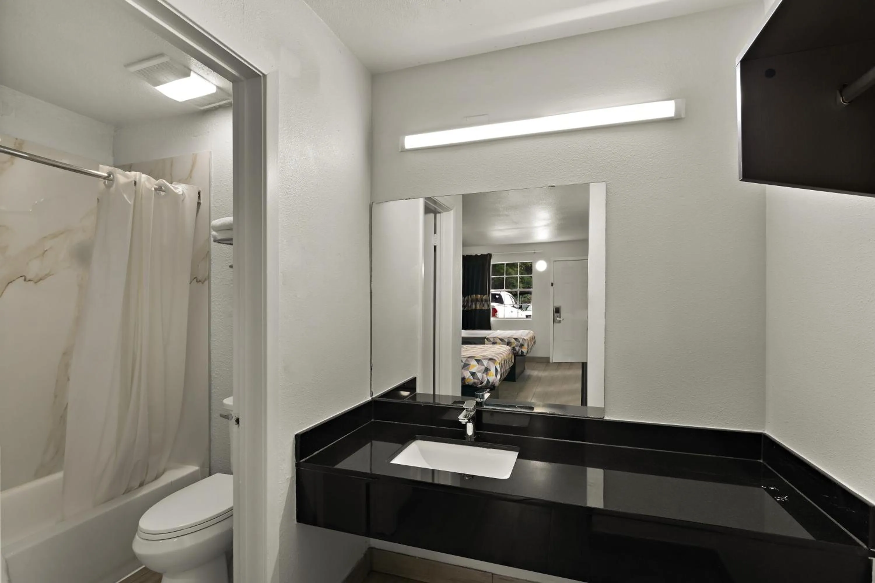 Shower in Knights Inn - Belton/Temple