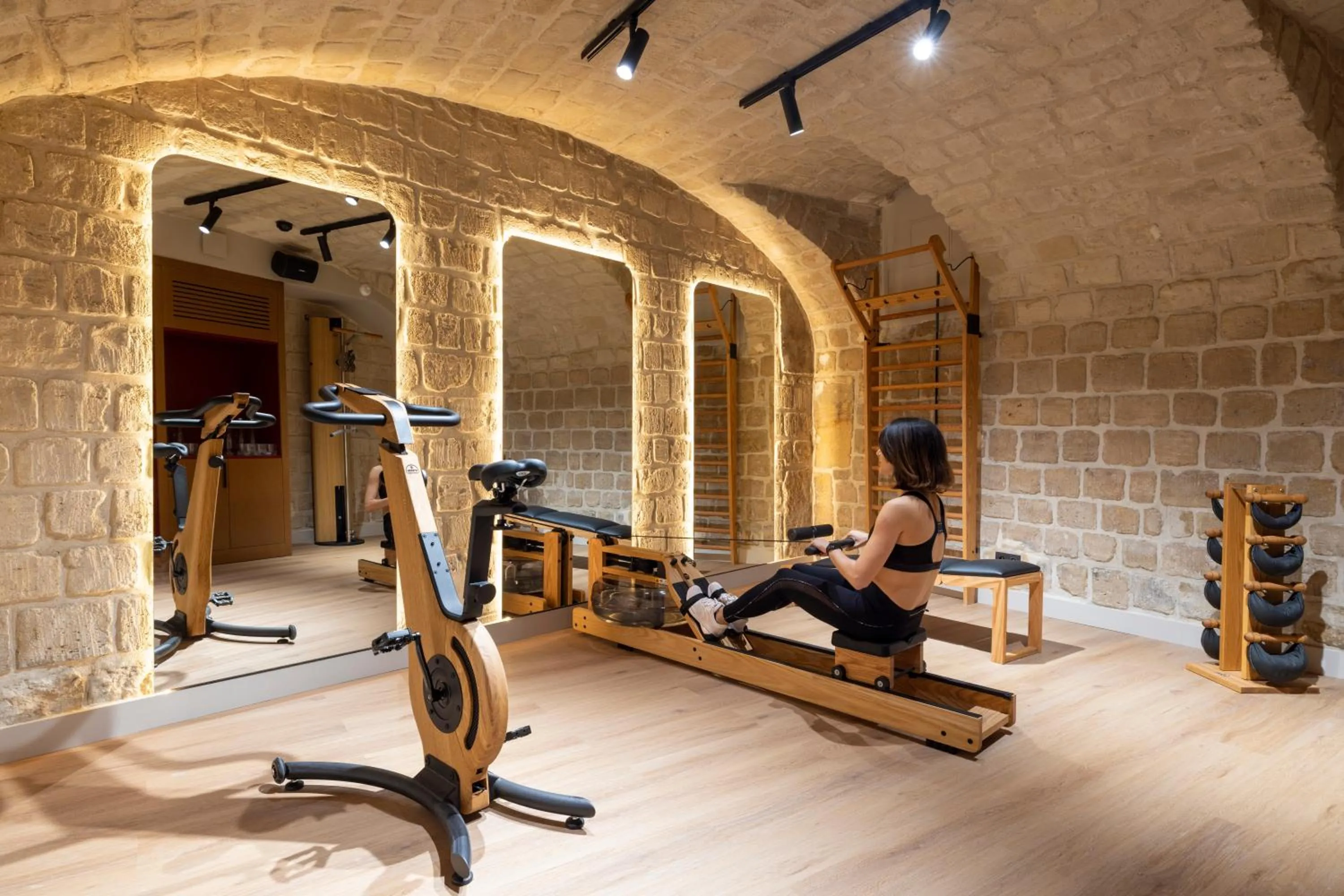 Fitness centre/facilities in Hôtel Toujours & Spa