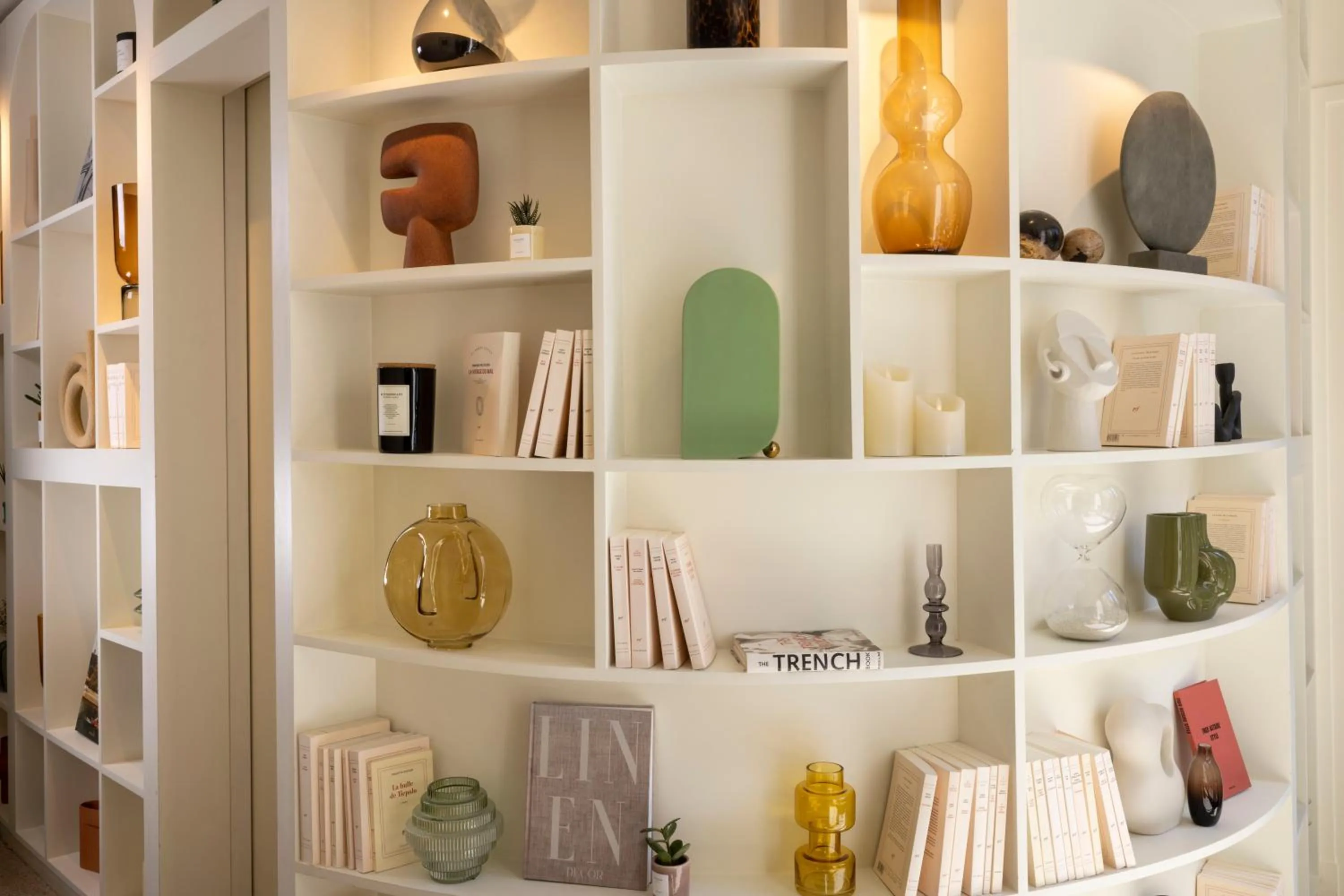 Decorative detail in Hôtel Toujours & Spa