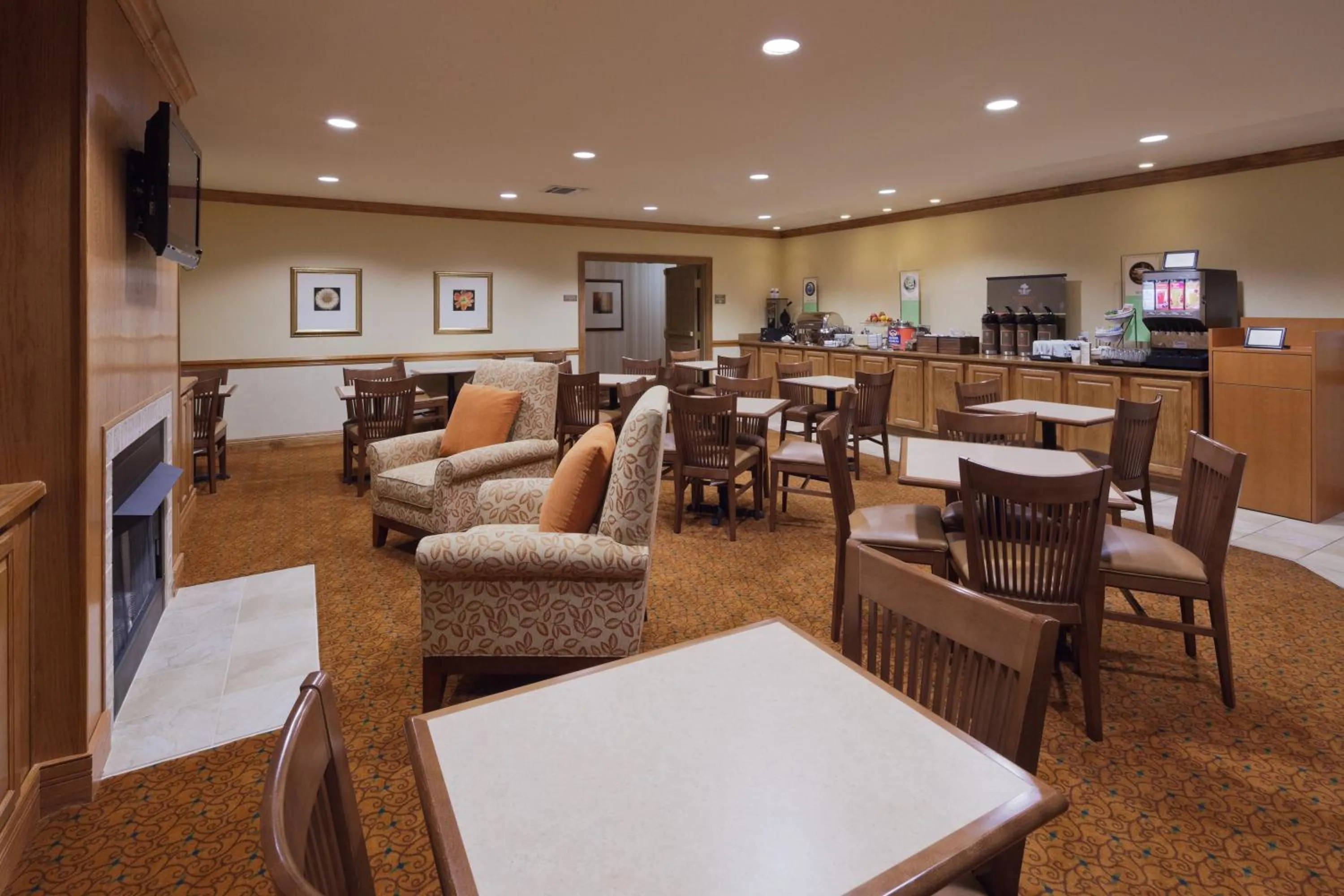 Restaurant/places to eat in Country Inn & Suites by Radisson, Saraland, AL