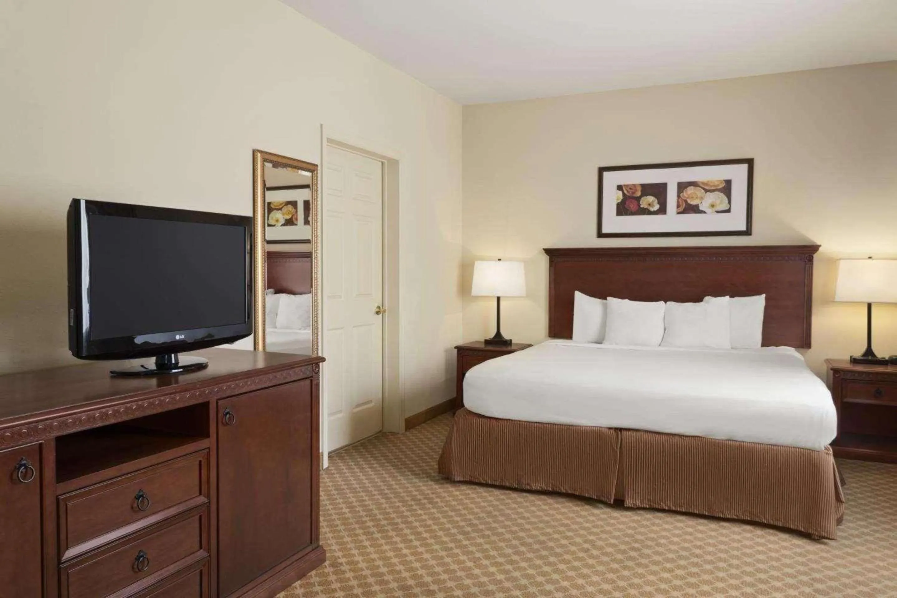 Bedroom, Bed in Country Inn & Suites by Radisson, Saraland, AL
