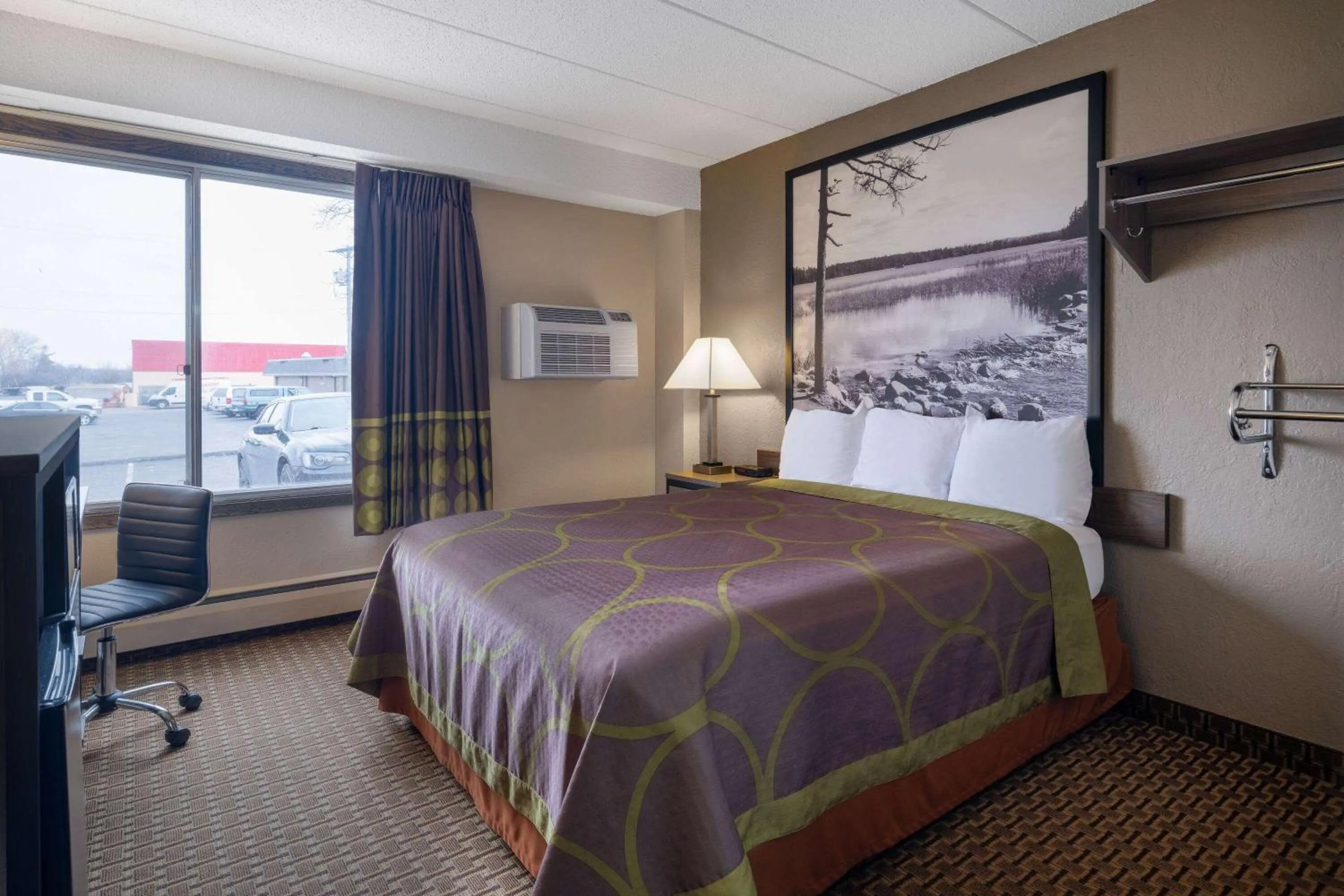 Photo of the whole room, Bed in Super 8 by Wyndham Owatonna