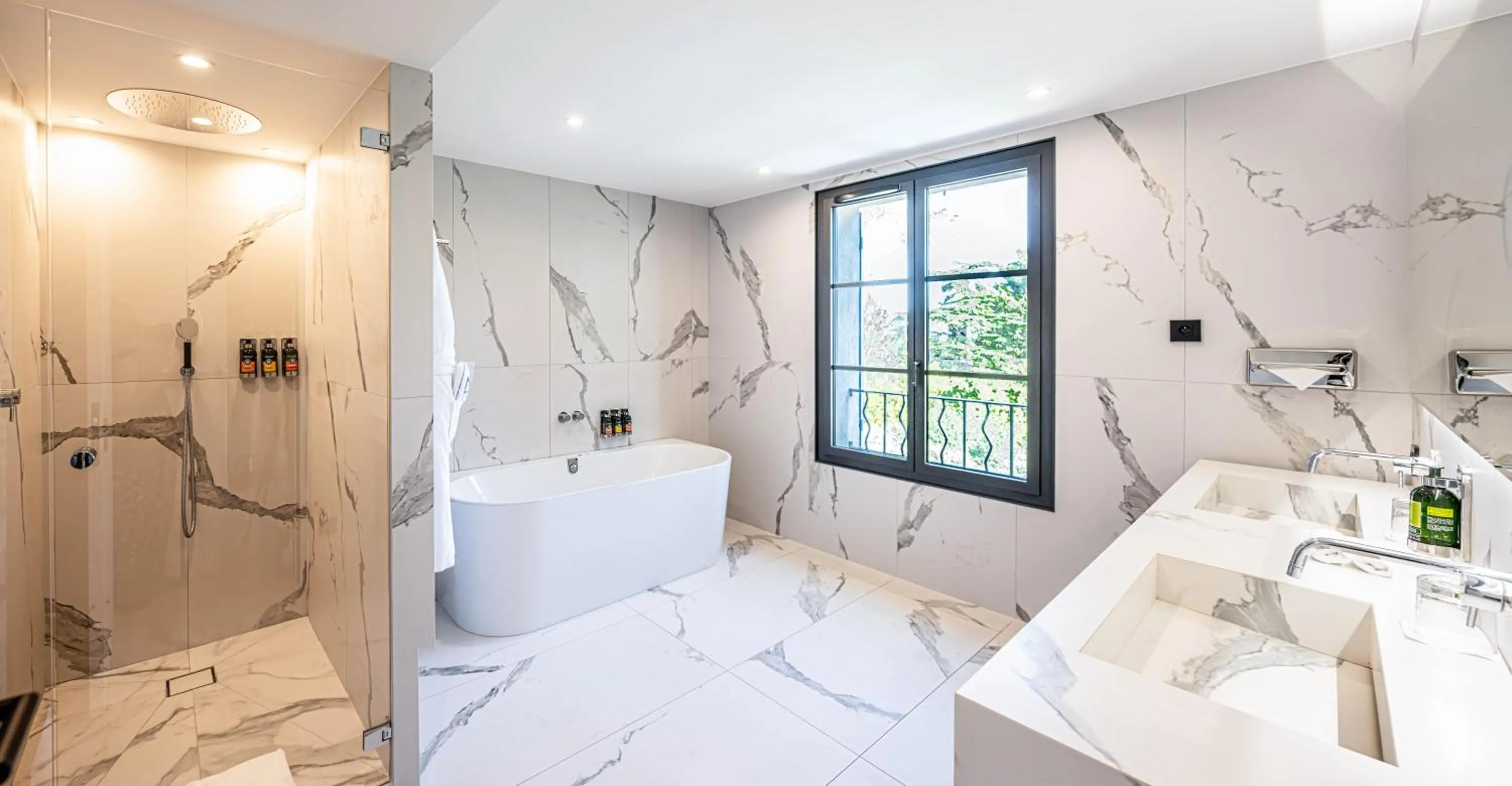 Bathroom in Le Vallon de Valrugues Hotel Spa & Villas