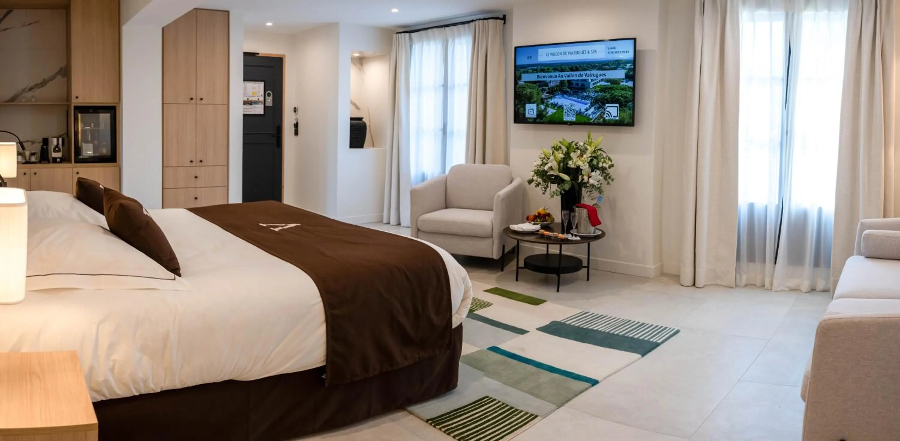 Bedroom, Bed in Le Vallon de Valrugues Hotel Spa & Villas