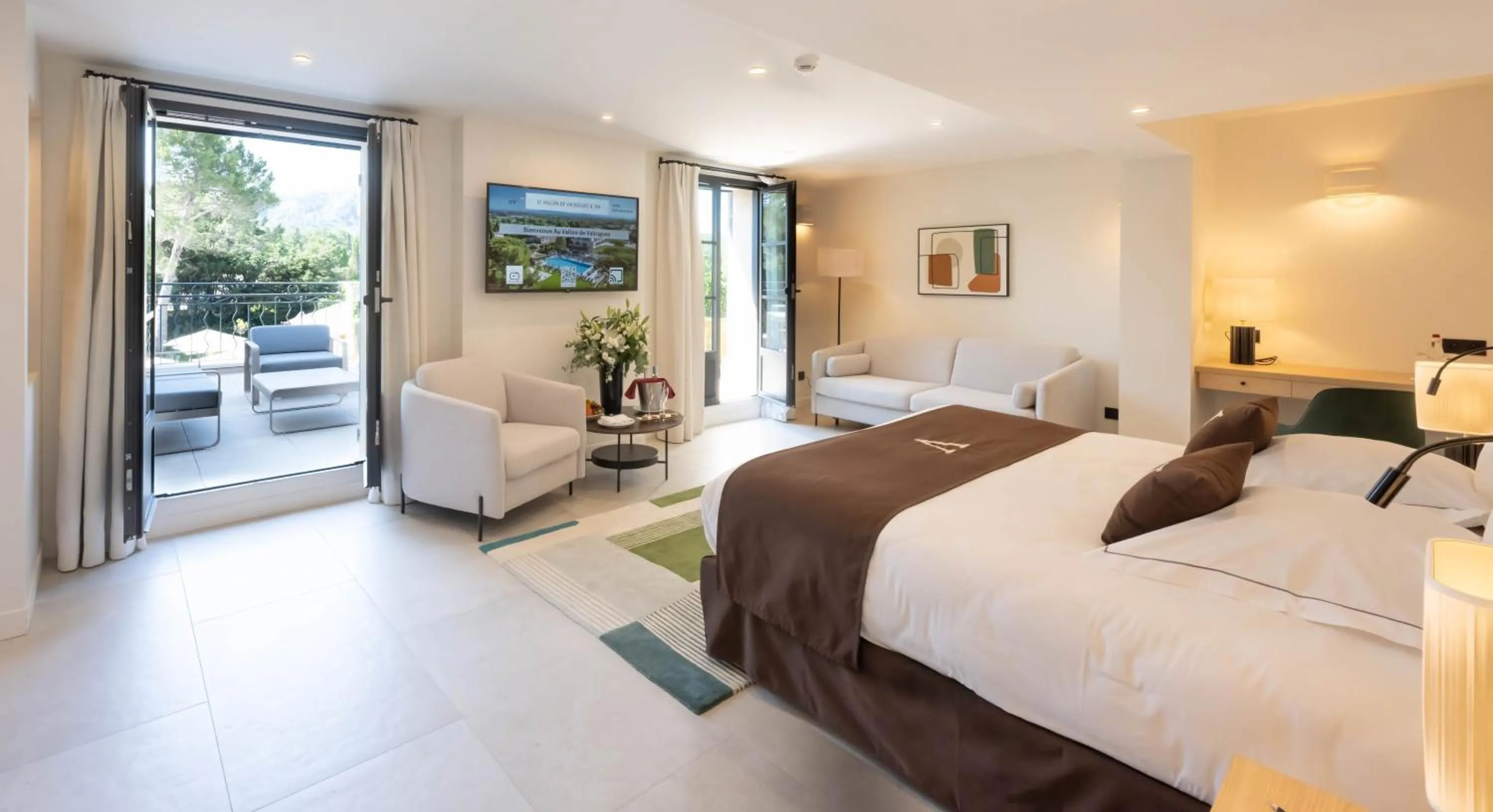 Bedroom, Bed in Le Vallon de Valrugues Hotel Spa & Villas