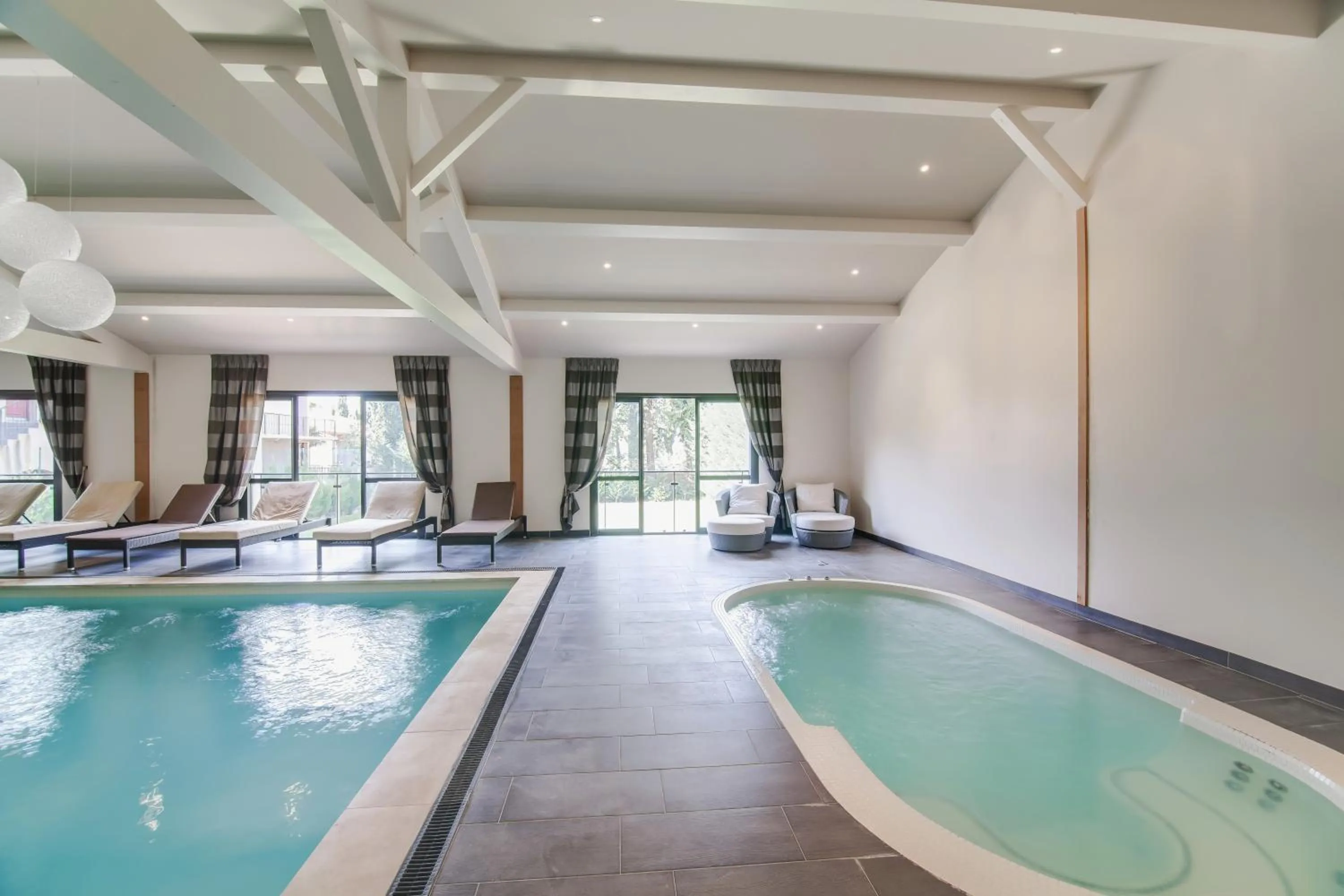 Swimming pool in Le Vallon de Valrugues Hotel Spa & Villas