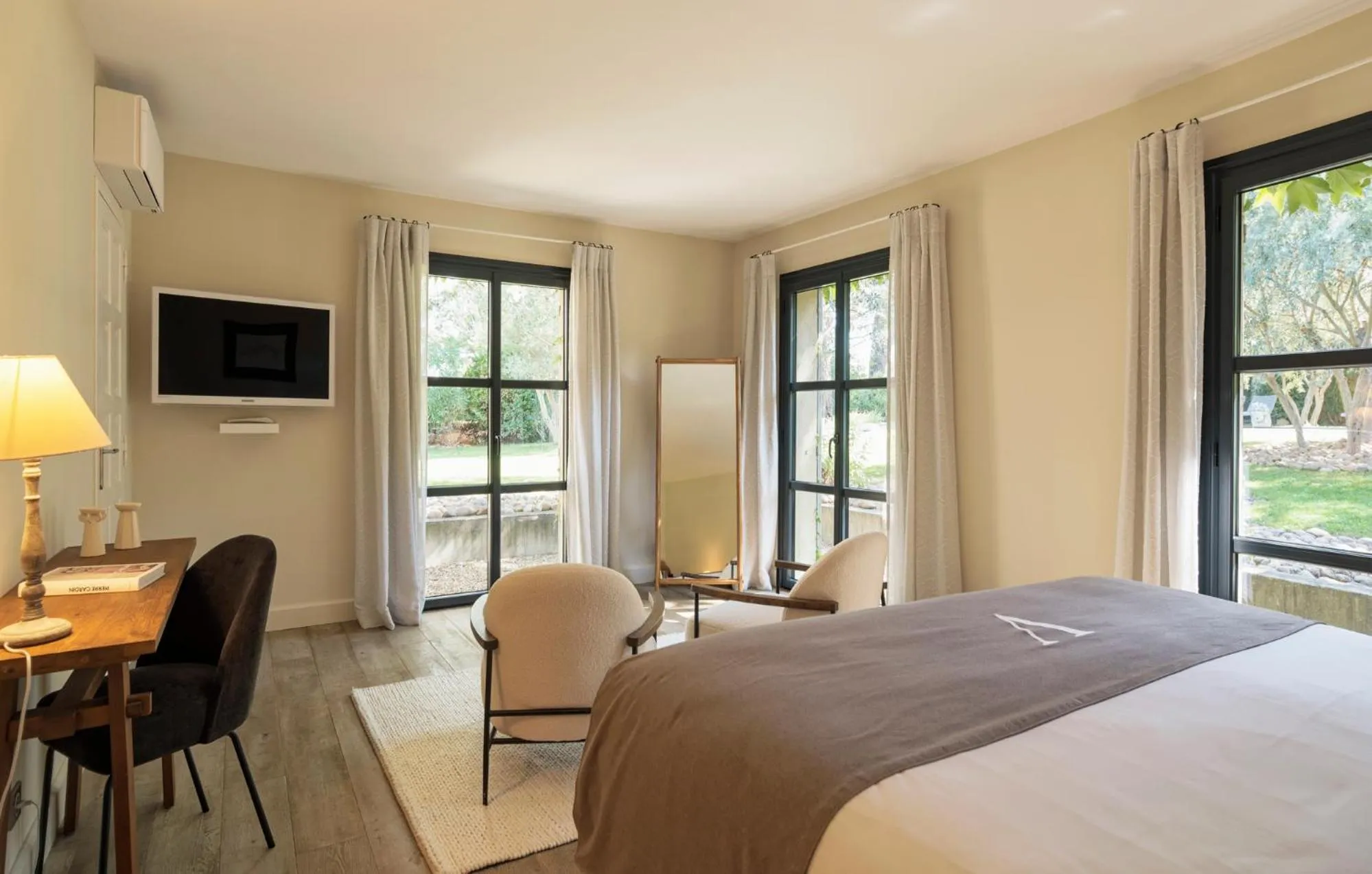 Bedroom, Bed in Le Vallon de Valrugues Hotel Spa & Villas