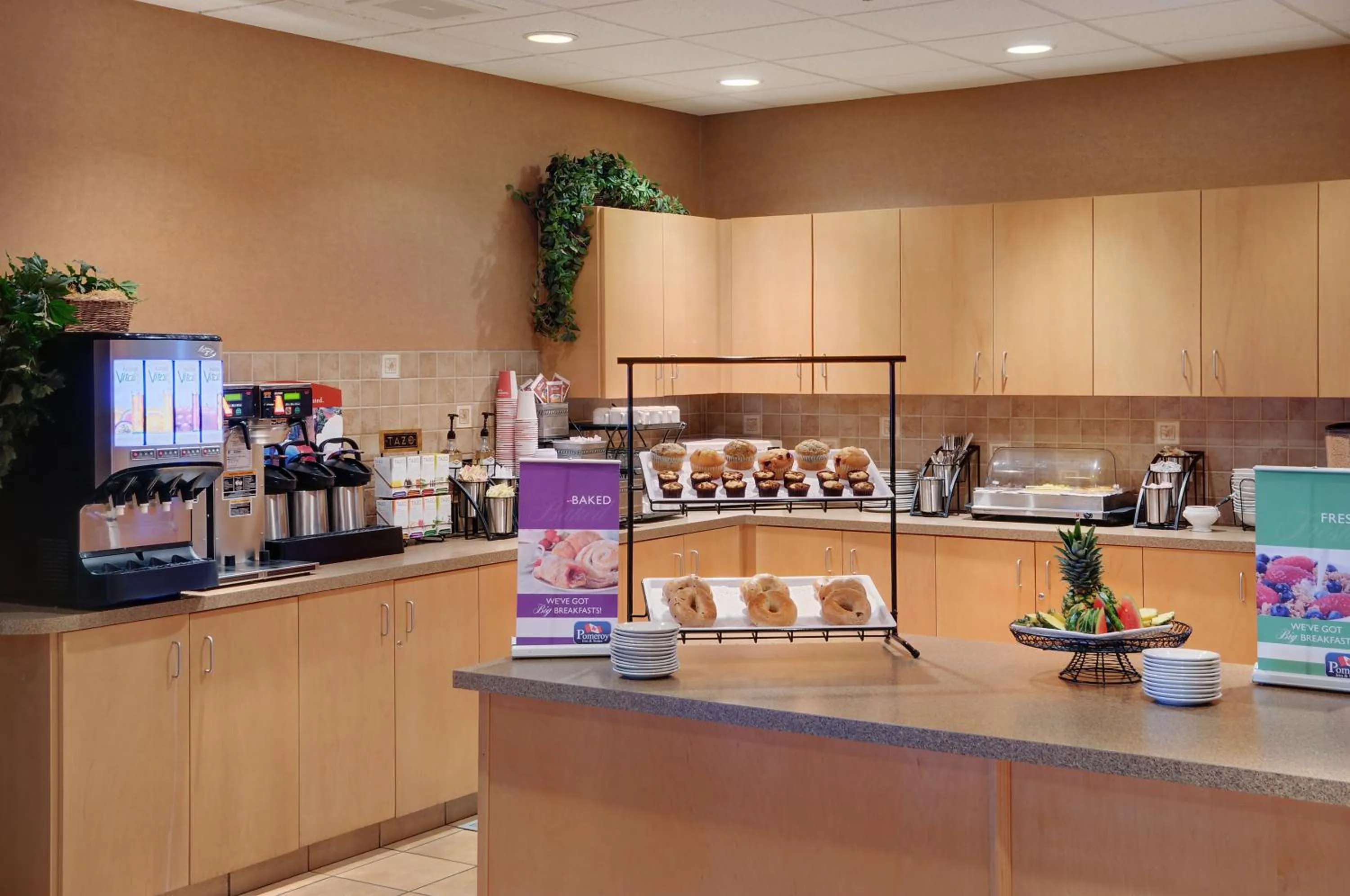 Food and drinks in Pomeroy Inn & Suites Fort St. John