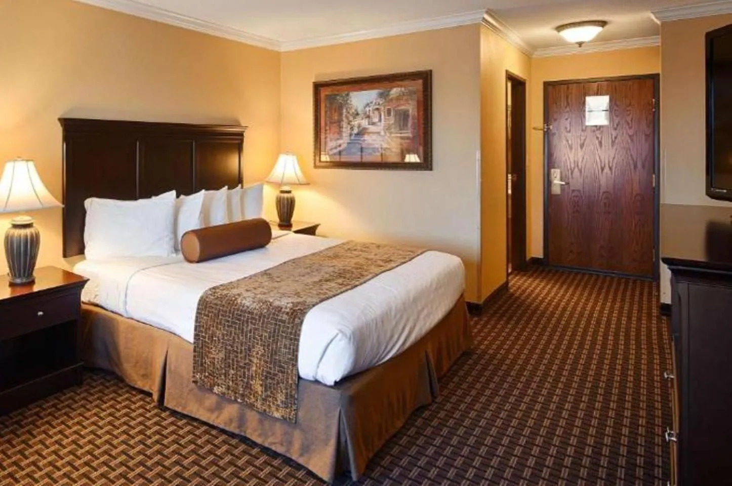 Bed in Best Western Plus Southpark Inn & Suites