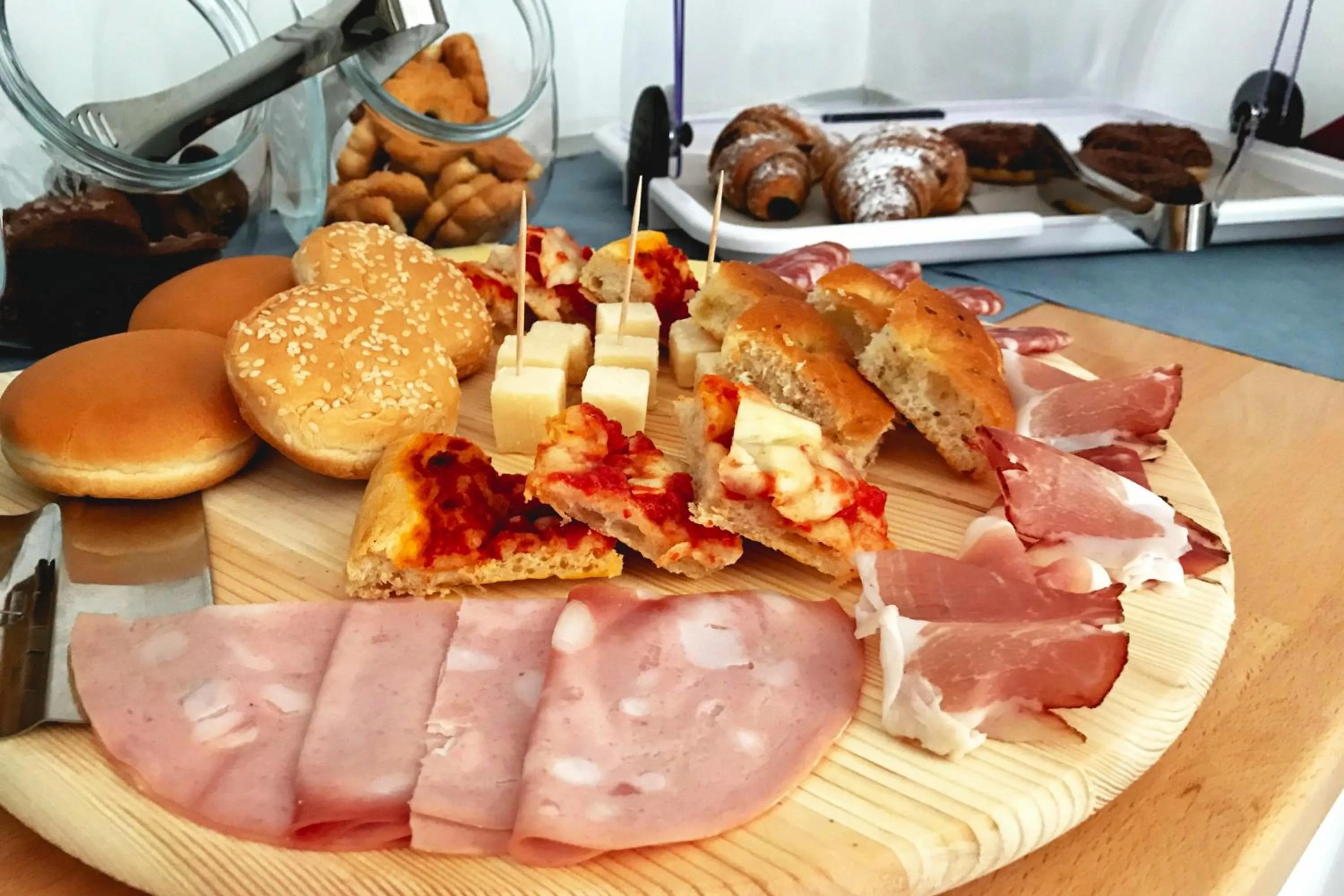 Food and drinks in B&B Island Tropea -Sea View Rooms & Suites-