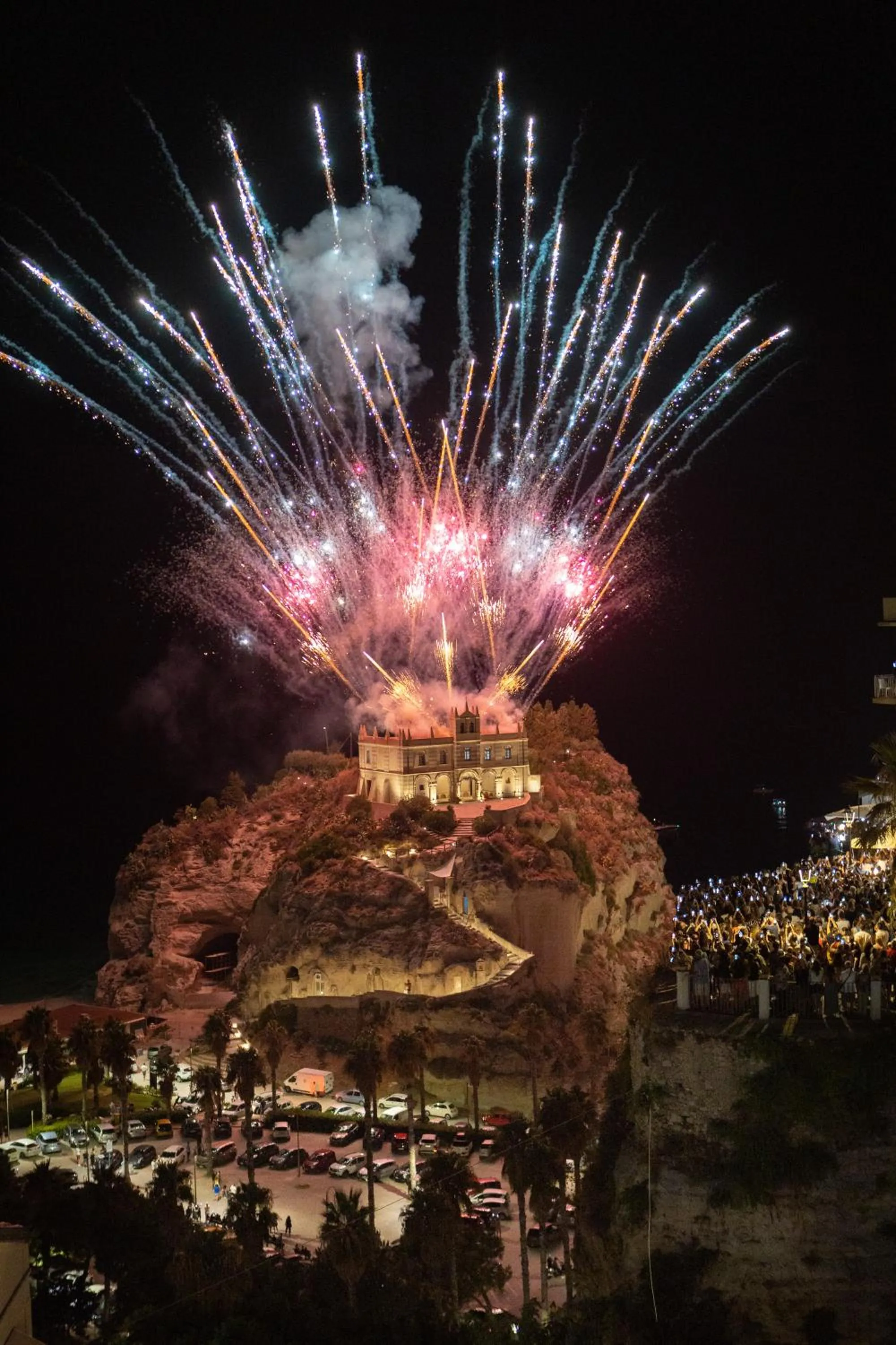 Night in B&B Island Tropea -Sea View Rooms & Suites-