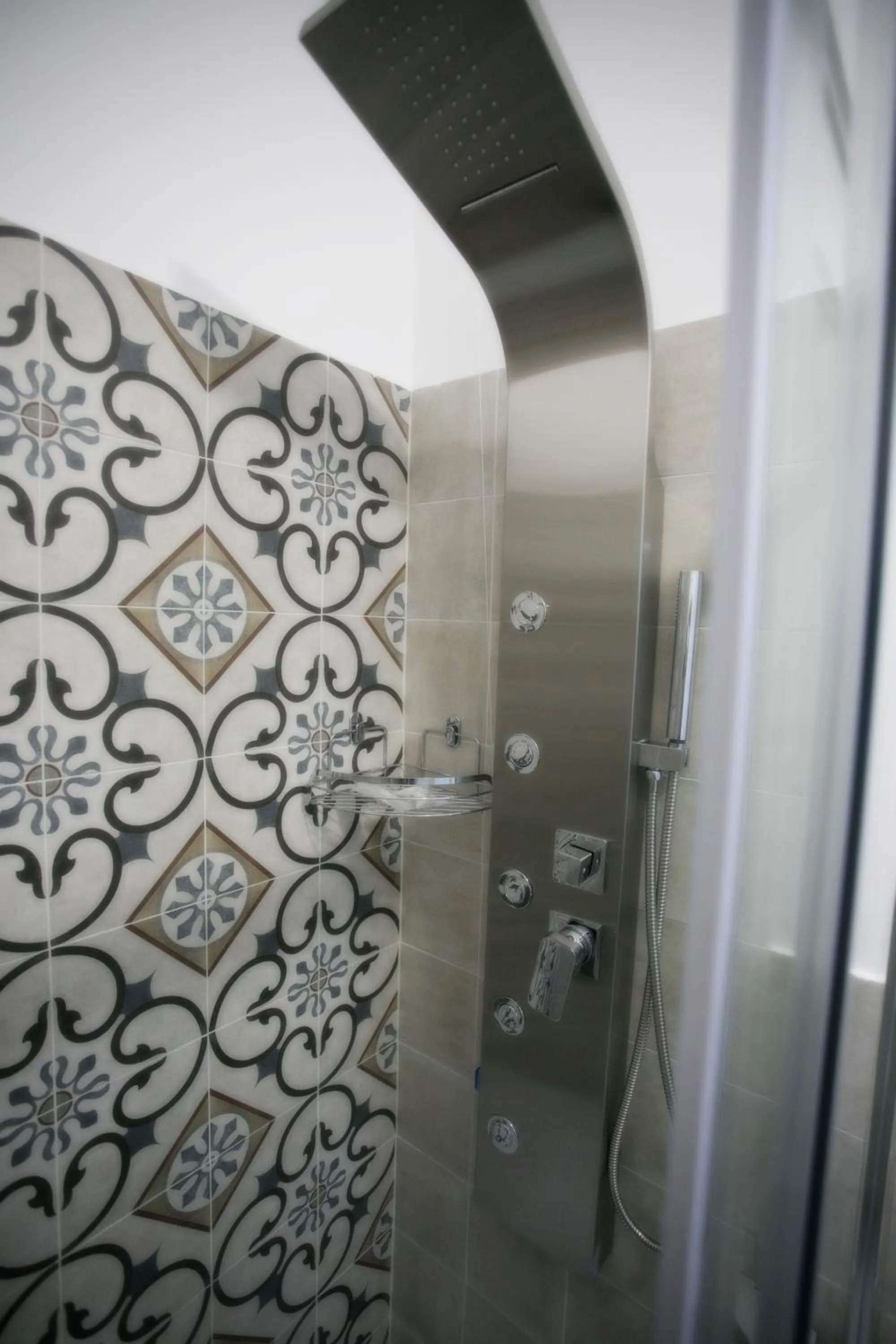 Shower in B&B Island Tropea -Sea View Rooms & Suites-