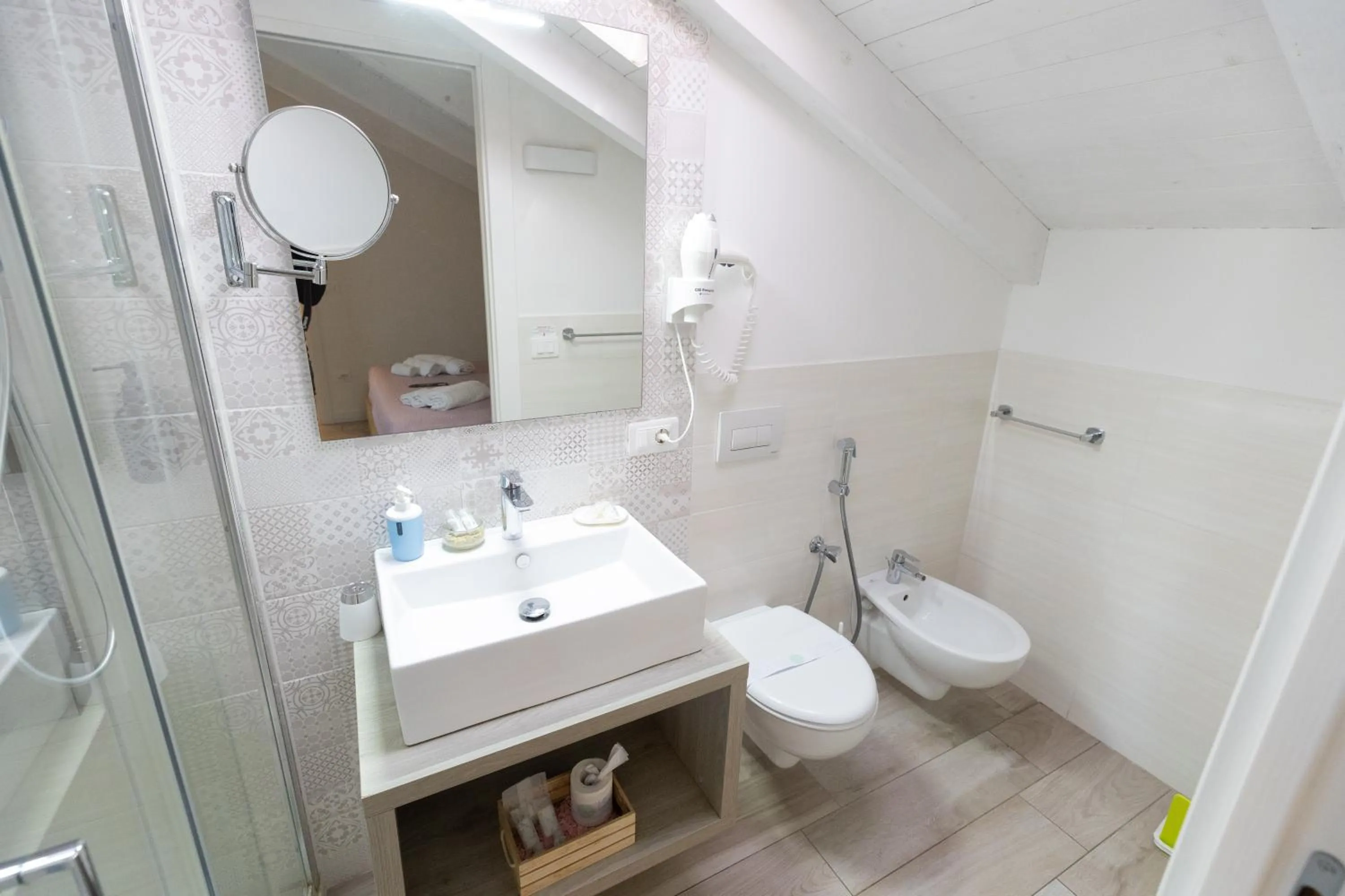Shower in B&B Island Tropea -Sea View Rooms & Suites-