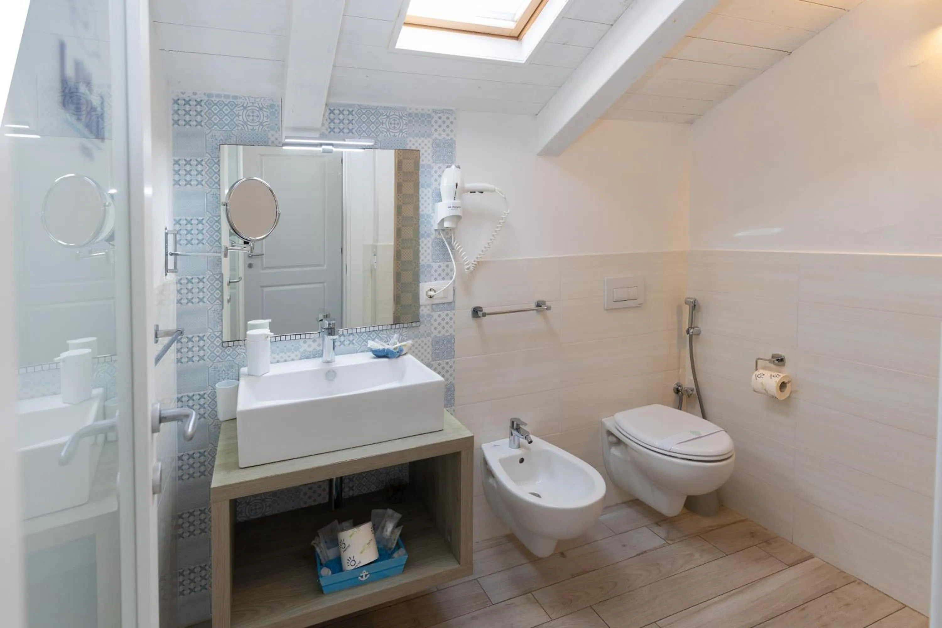 Shower in B&B Island Tropea -Sea View Rooms & Suites-